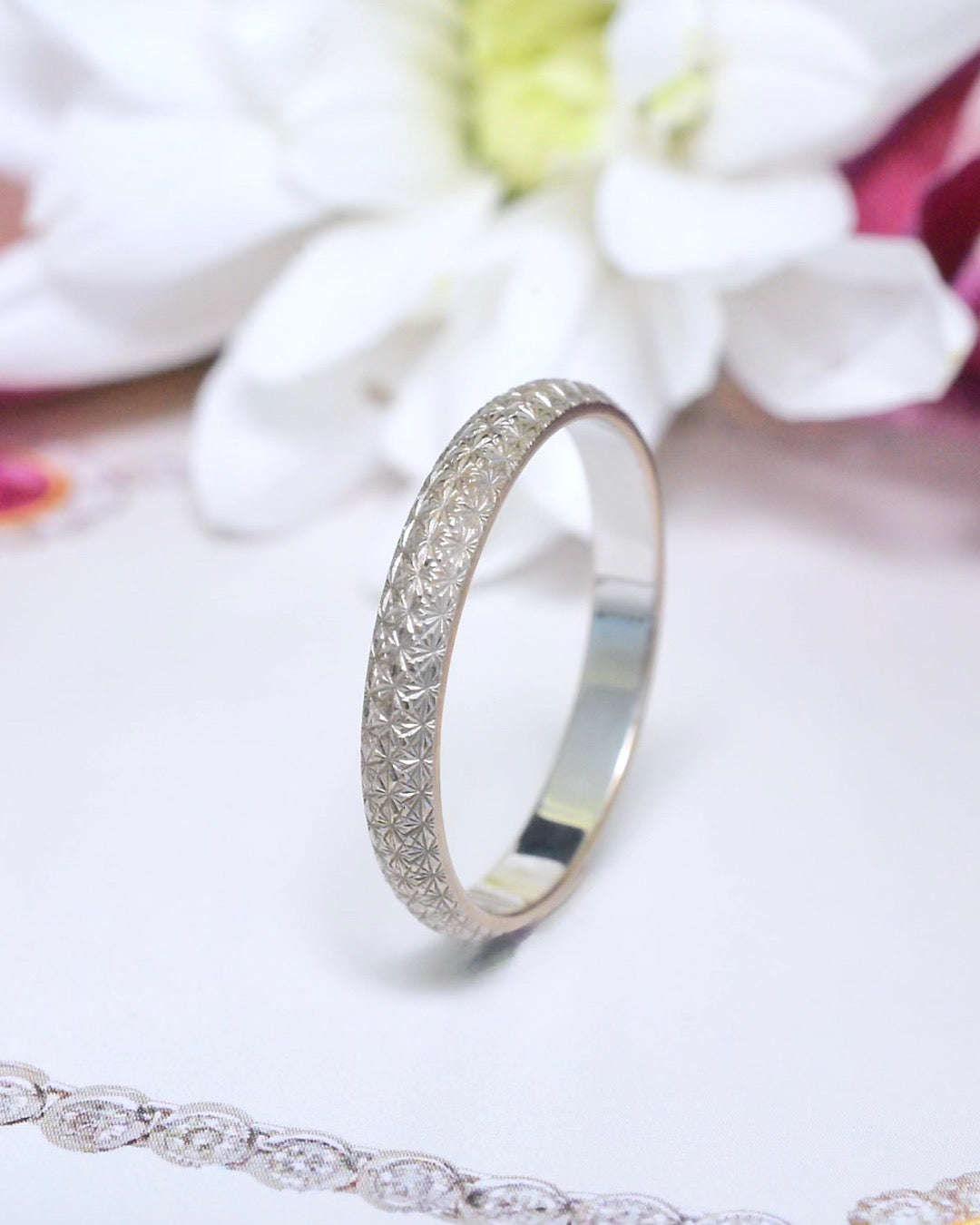 Vintage Italian 18ct White Gold Fancy Etched Band