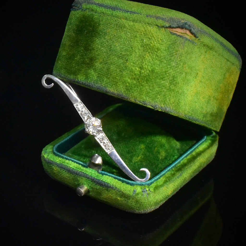 Vintage Estate 18ct White Gold And Diamond Brooch - Circa 1940-50’s
