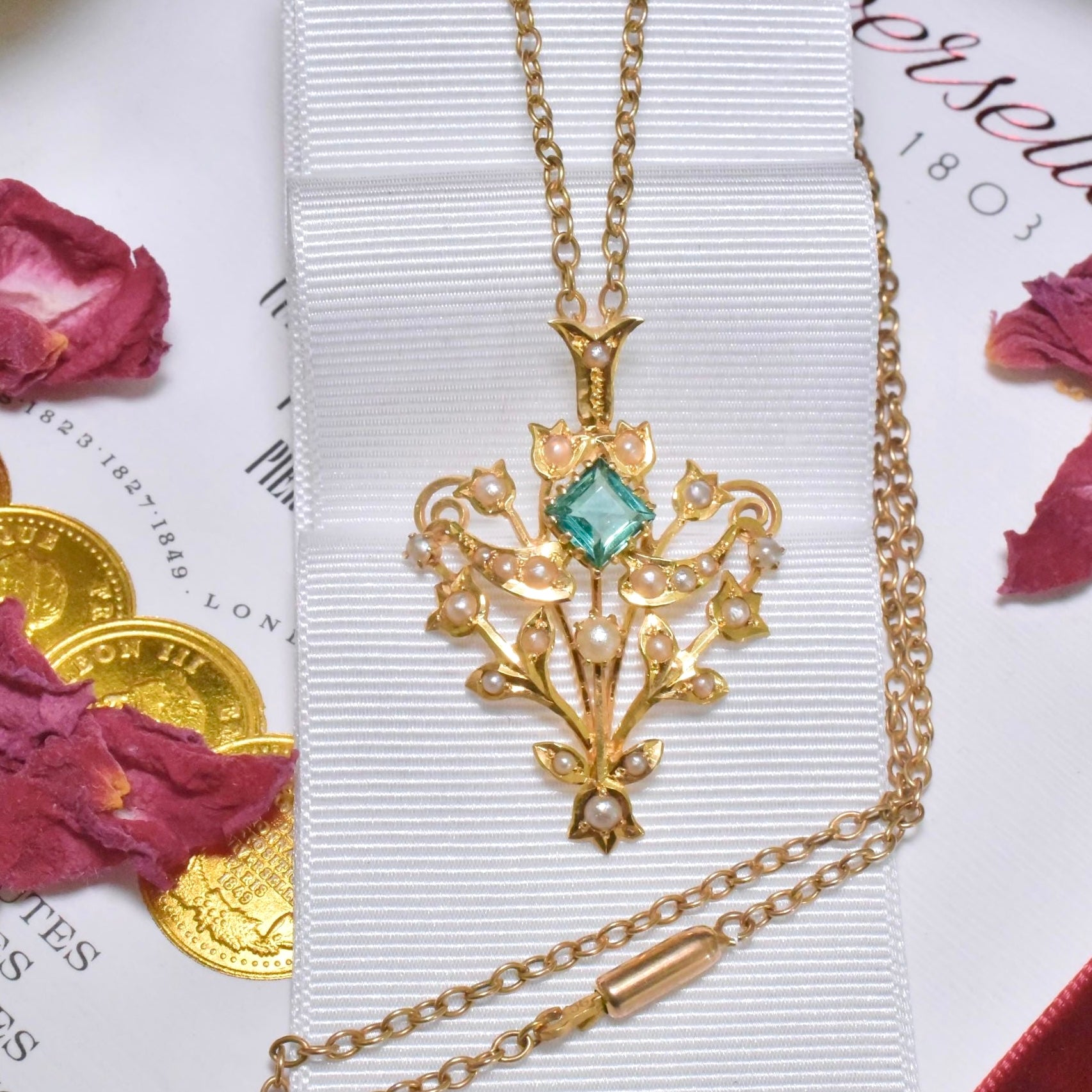 Antique Australian 15ct Yellow Gold Peridot And Seed Pearl Pendant Necklace Circa 1900-1910