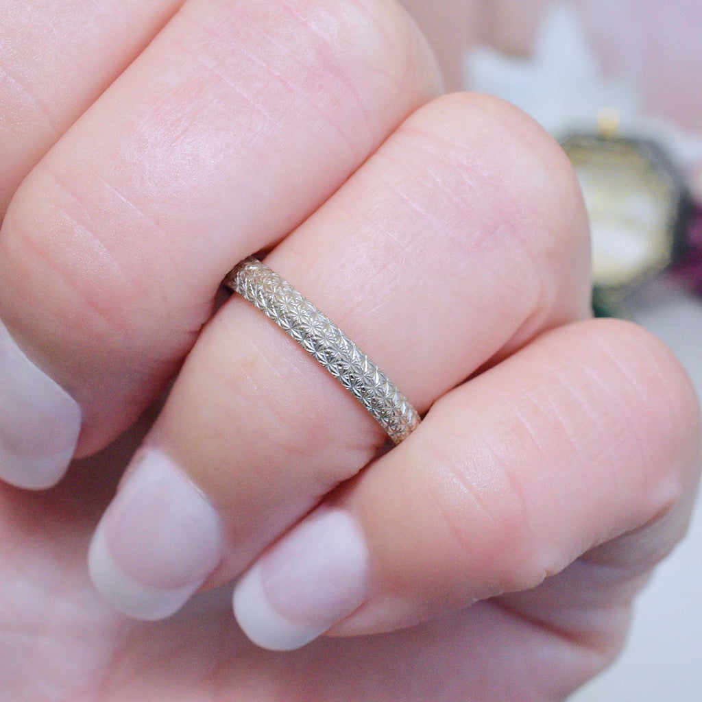 Vintage Italian 18ct White Gold Fancy Etched Band