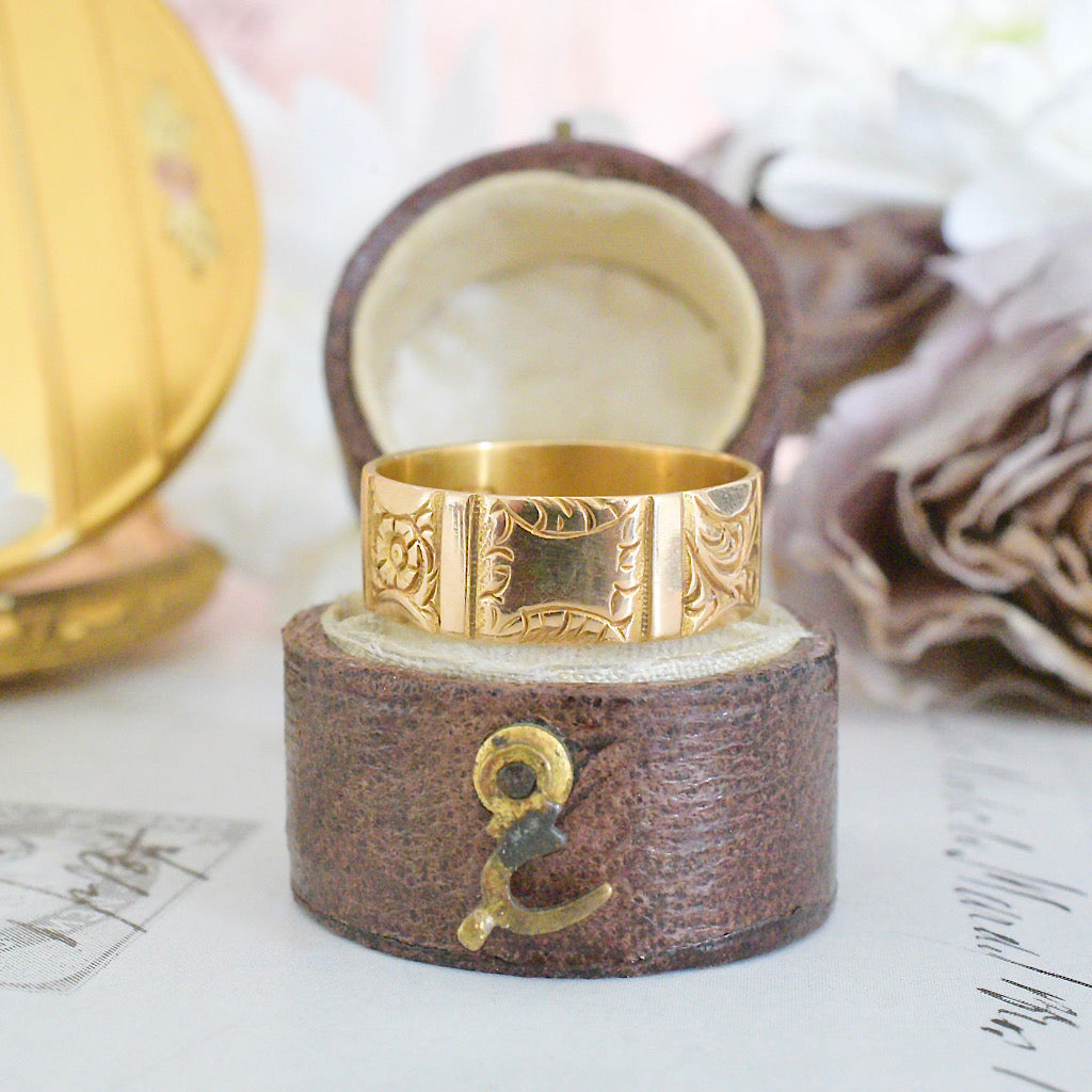 Antique Australian 15ct Yellow Gold Floral Patterned Ring Circa 1910