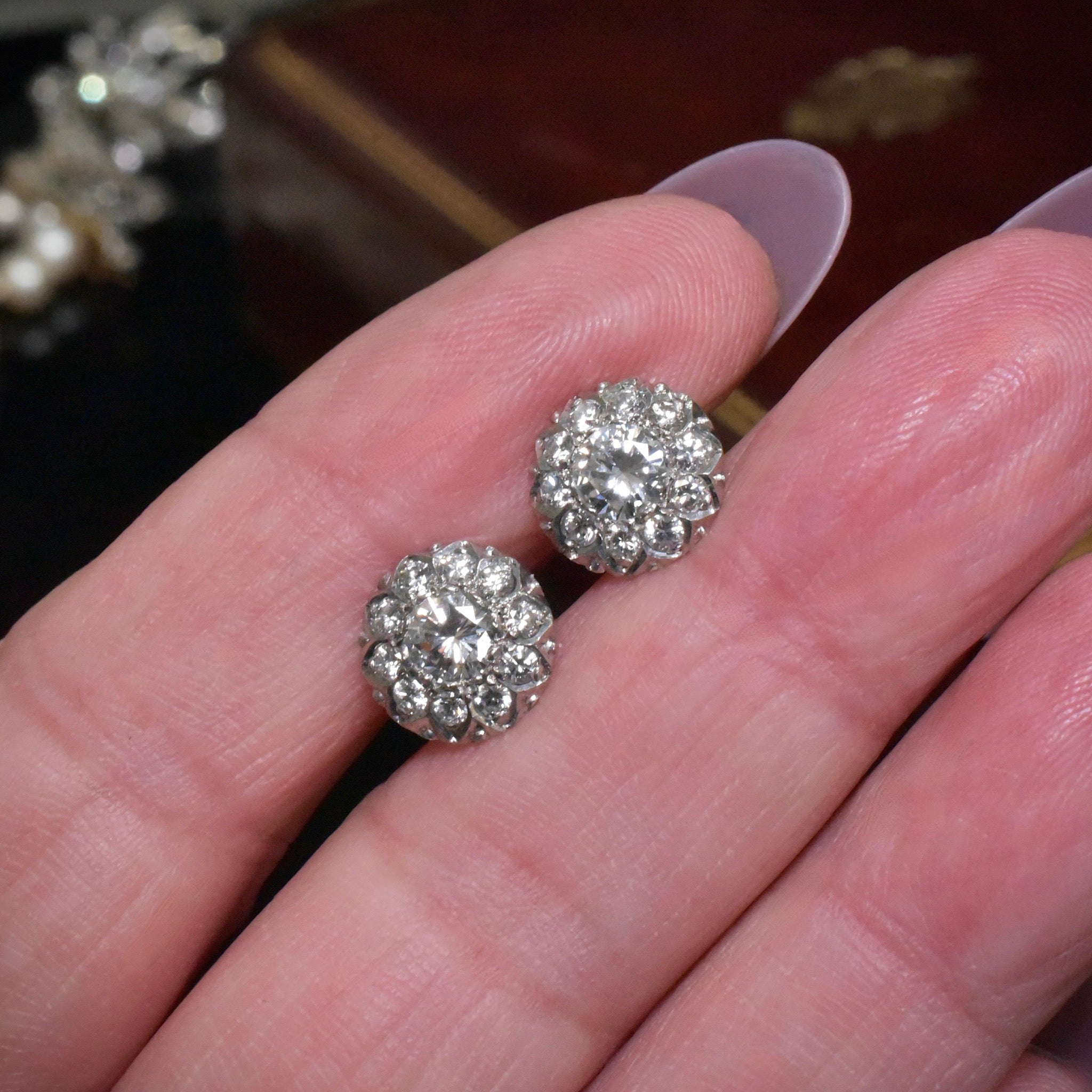 Vintage 18ct White Gold Diamond ‘Daisy’ Cluster Earrings Independent Gemmological Valuation Included $6000 AUD