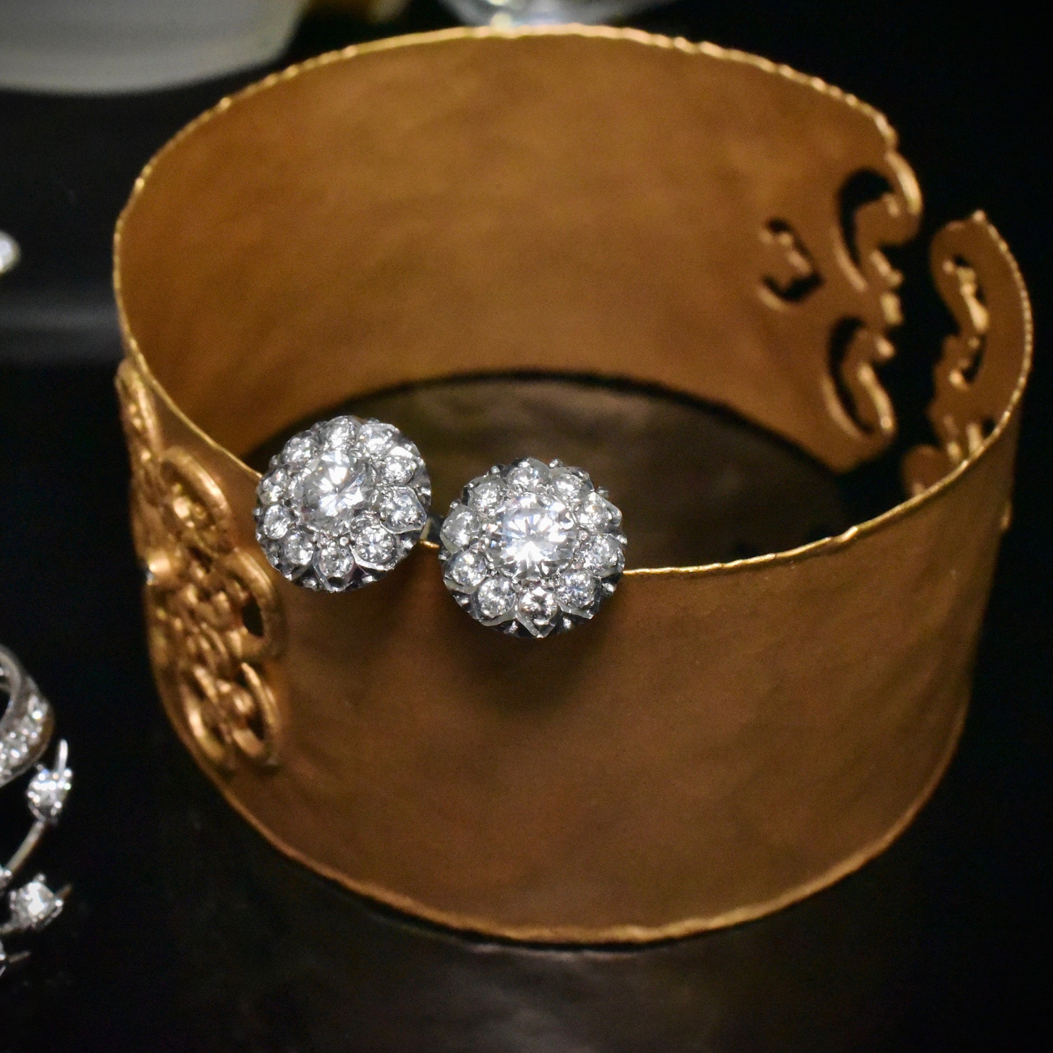 Vintage 18ct White Gold Diamond ‘Daisy’ Cluster Earrings Independent Gemmological Valuation Included $6000 AUD