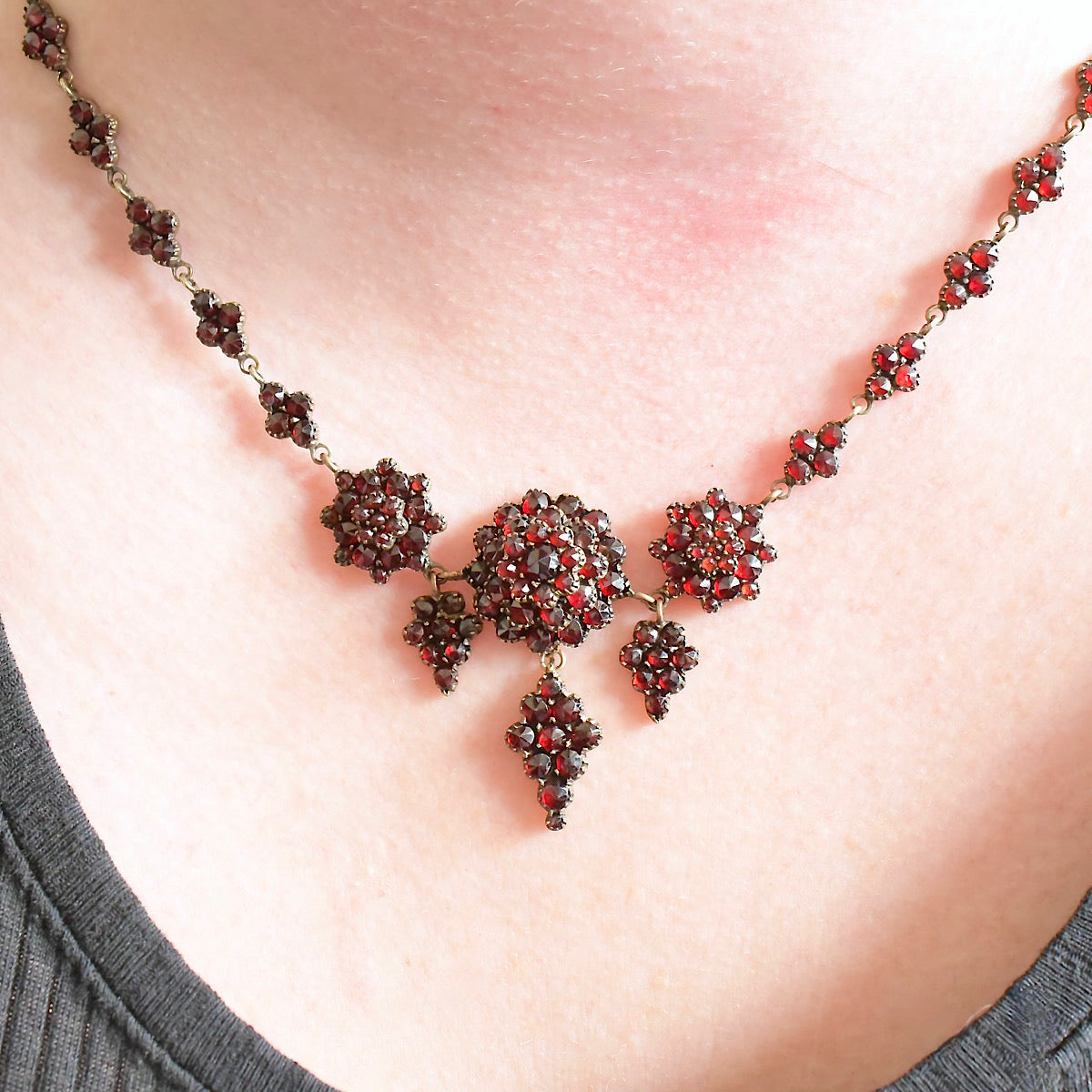 Antique Late Victorian Early Edwardian Bohemian Garnet Floret Necklace Circa 1900
