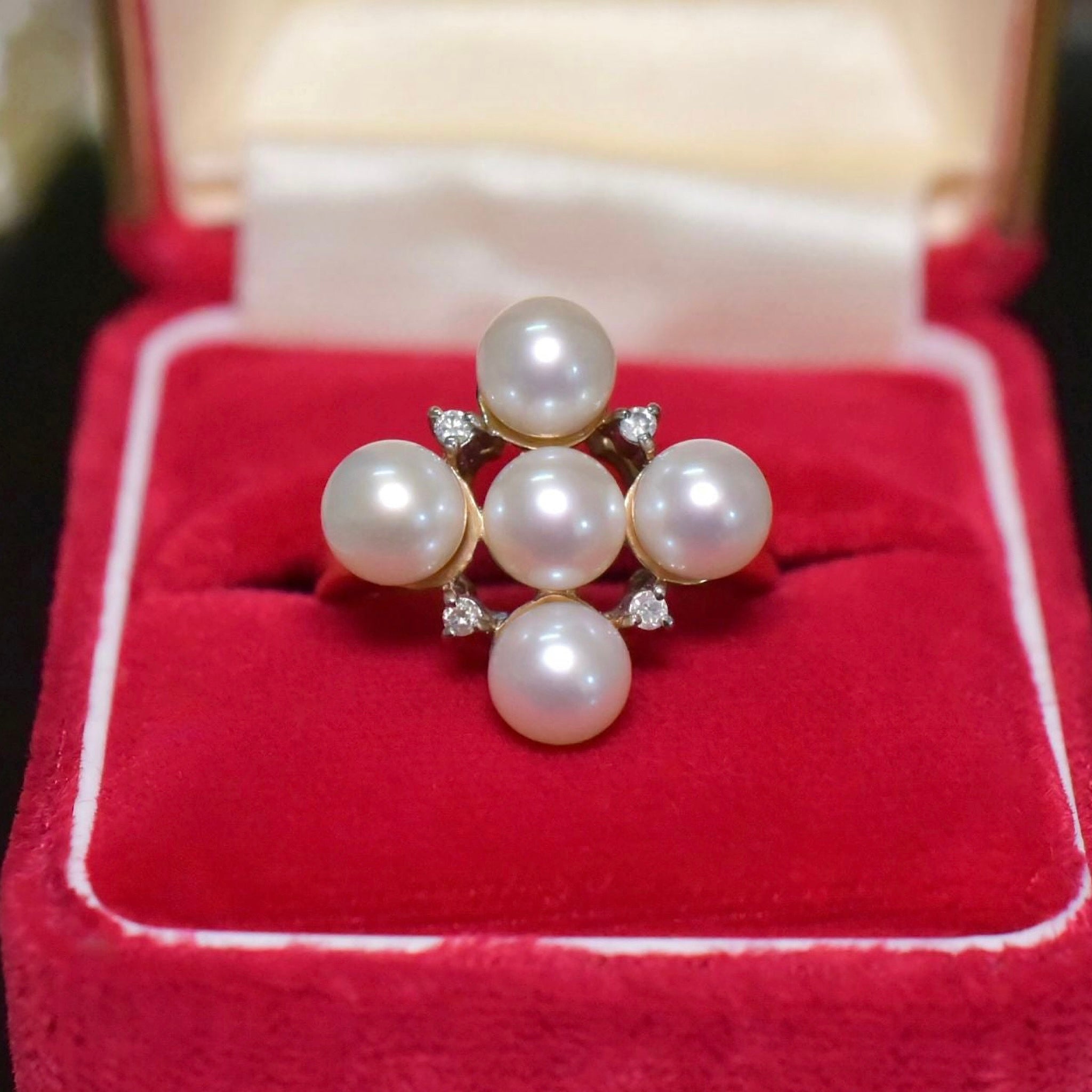 Stunning 9ct Yellow Gold Cultured Pearl And Diamond Ring - Birmingham 2006