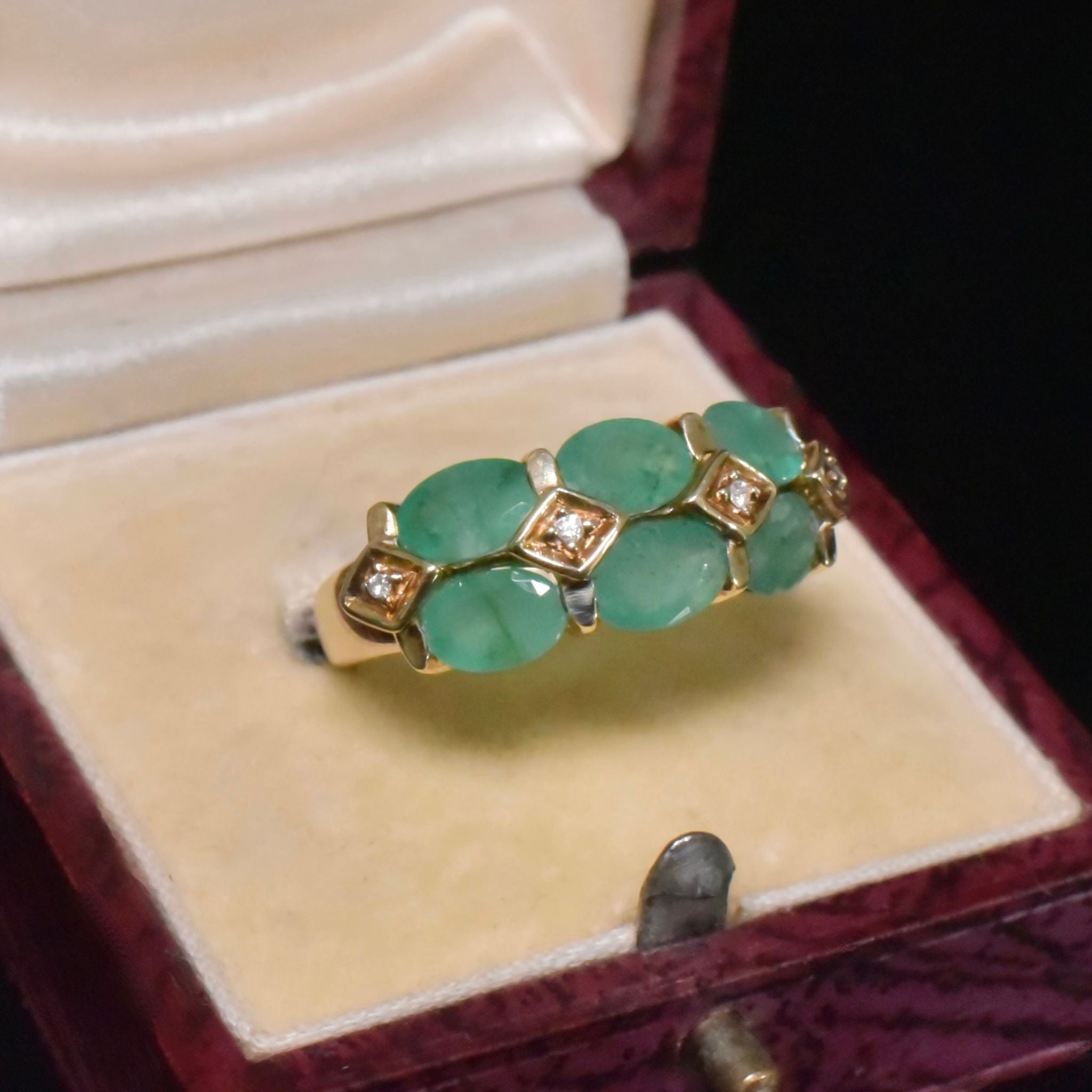 Stunning 9ct Yellow Gold Emerald And Diamond Ring - Birmingham 2005