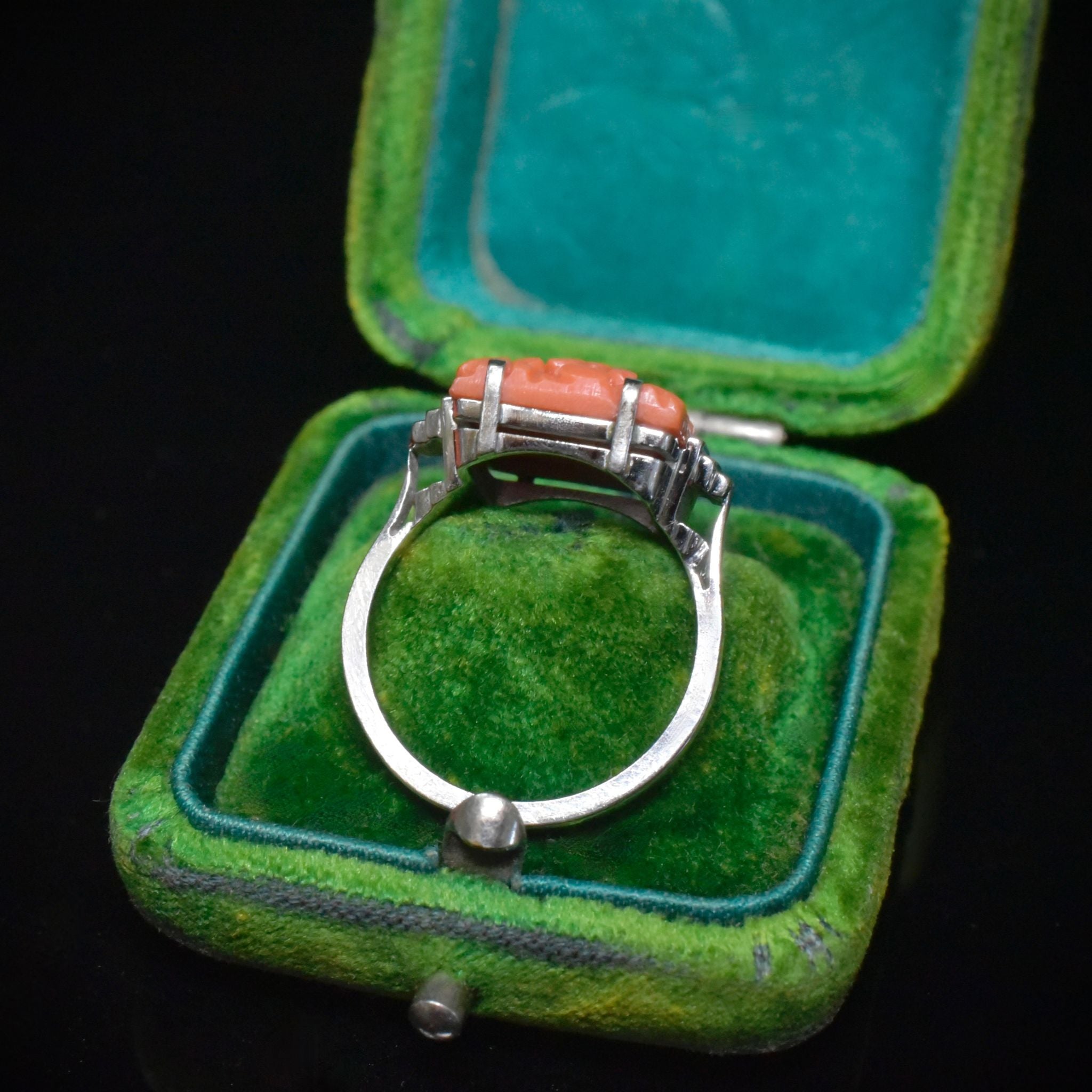 Antique Art Deco/Retro Era 9ct White Gold Carved Coral Ring Circa 1930s-40s