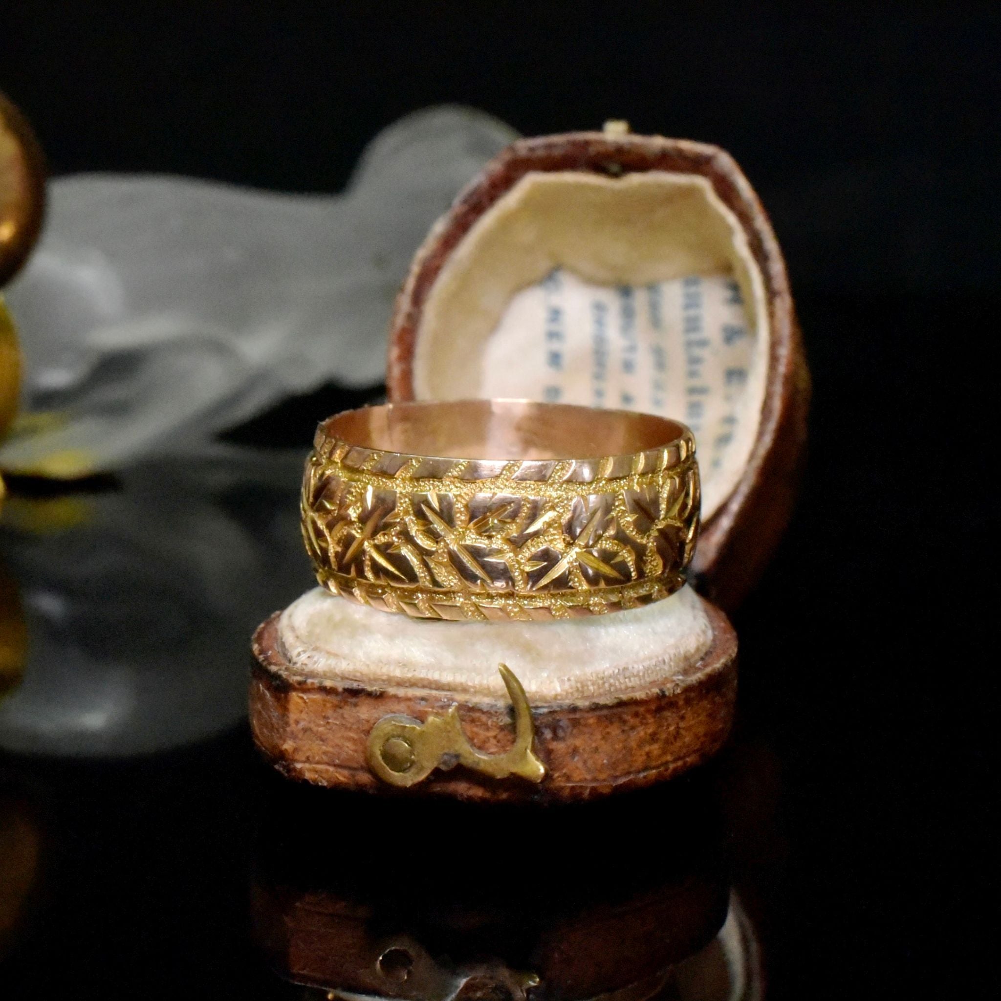 Antique Victorian 9ct Rose Gold Wide Ivy Pattern Ring - By Edward Vaughton - Birmingham 1900