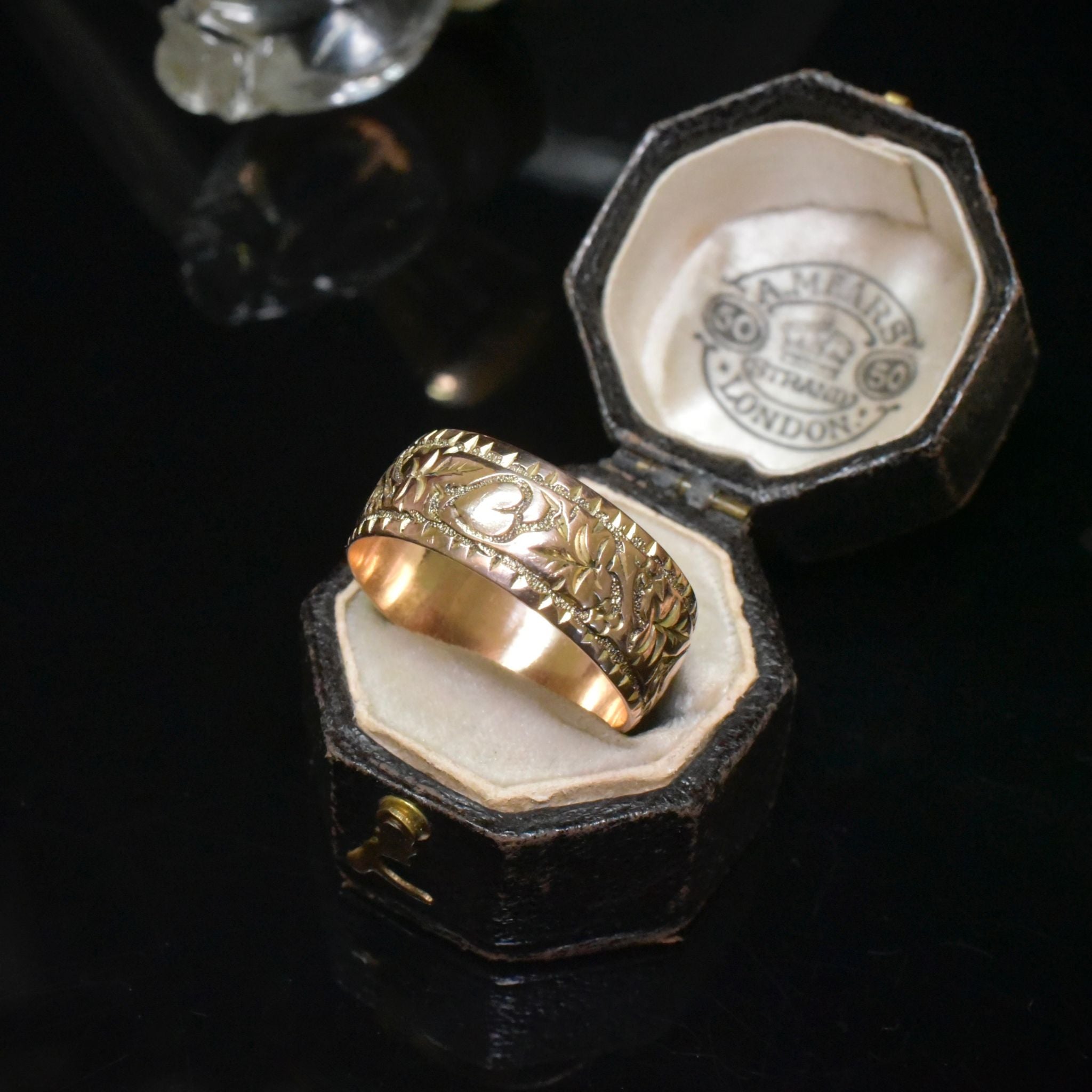 Antique 9ct Rose Gold ‘Heart & Ivy’ Wide Pattern Ring - Kinsey Brothers & Patrick, Birmingham 1917