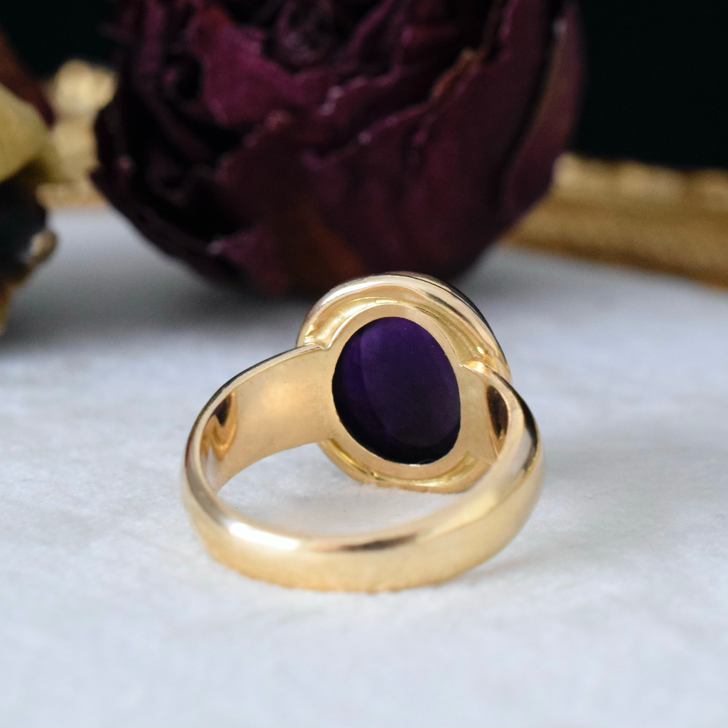 Superb 18ct Yellow Gold Cabochon Amethyst Ring