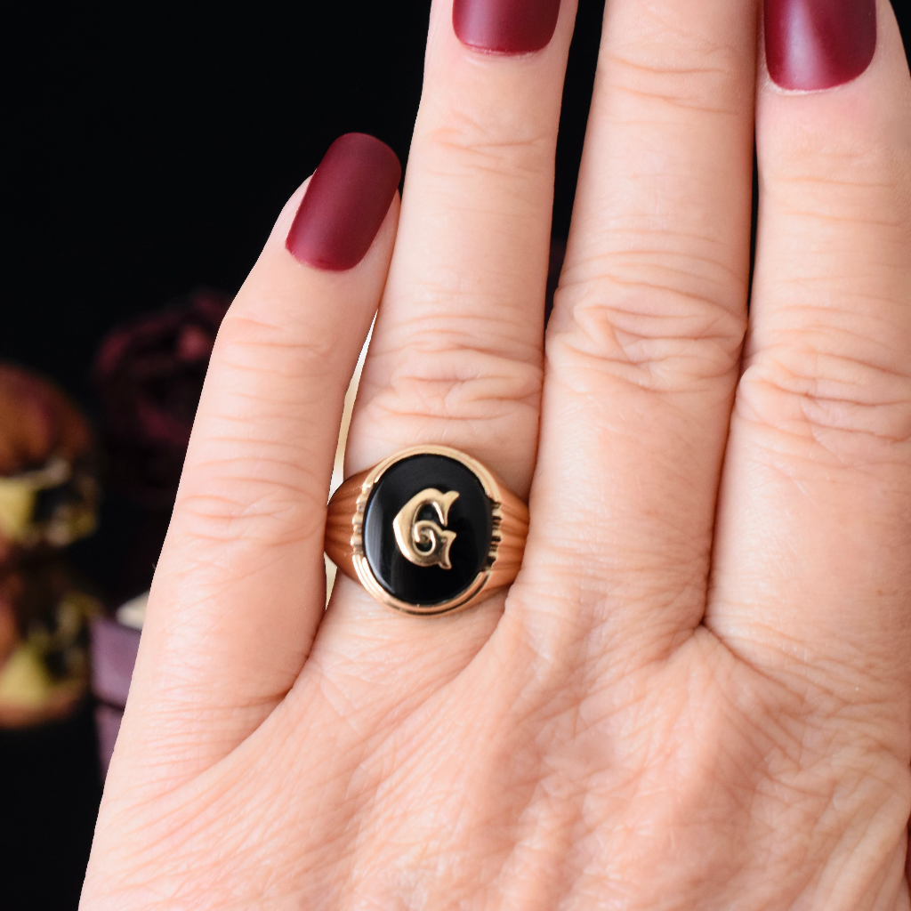 Vintage 9ct Yellow Gold And Onyx Initial ‘G’ signet Ring Circa 1940-50’s