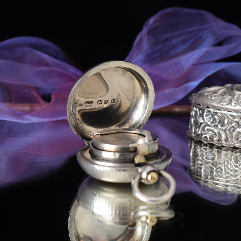 Antique Chester Sterling Silver Sovereign Case - By William Neale 1899