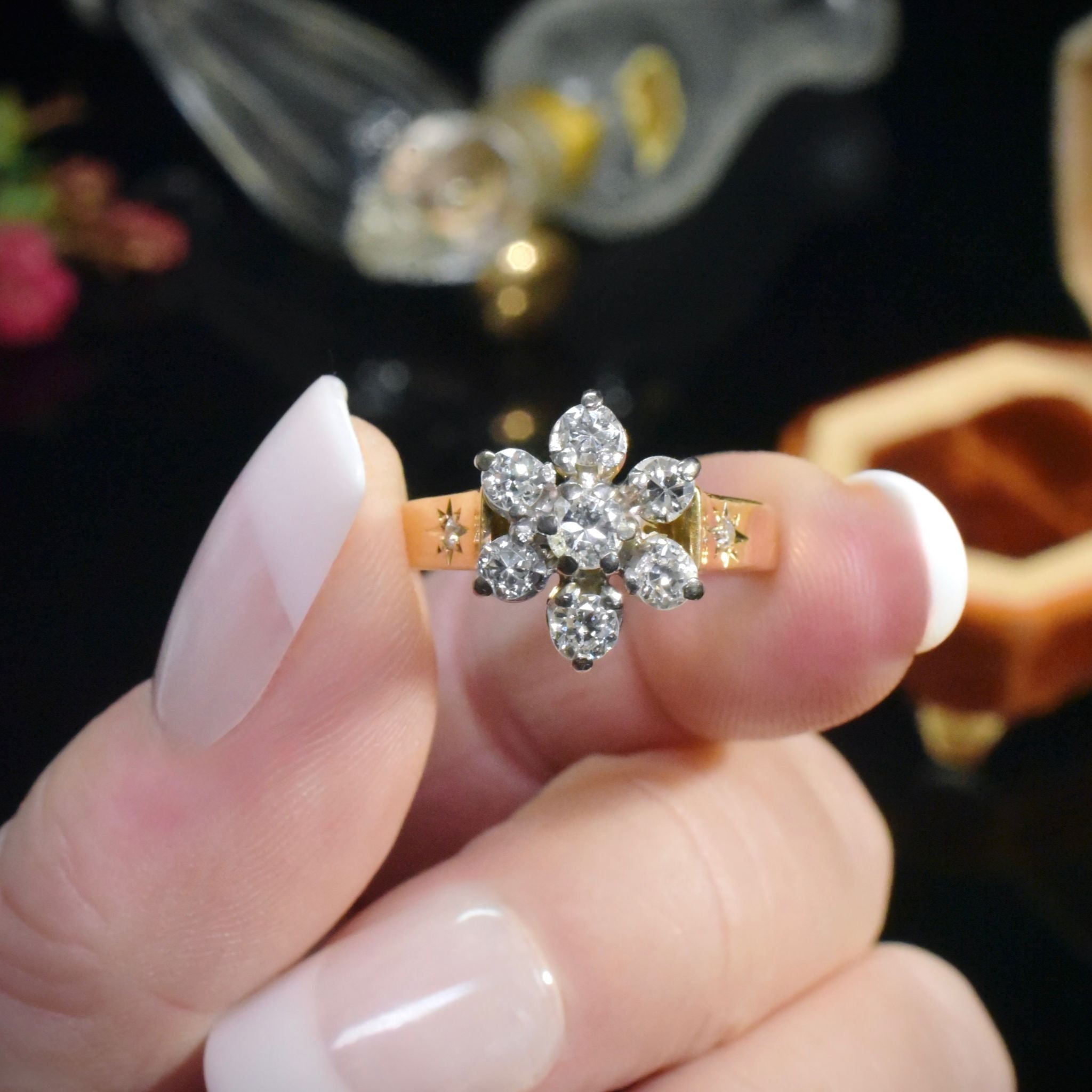 Vintage 18ct Yellow Gold Diamond ‘Daisy’ Cluster Ring 0.83ct