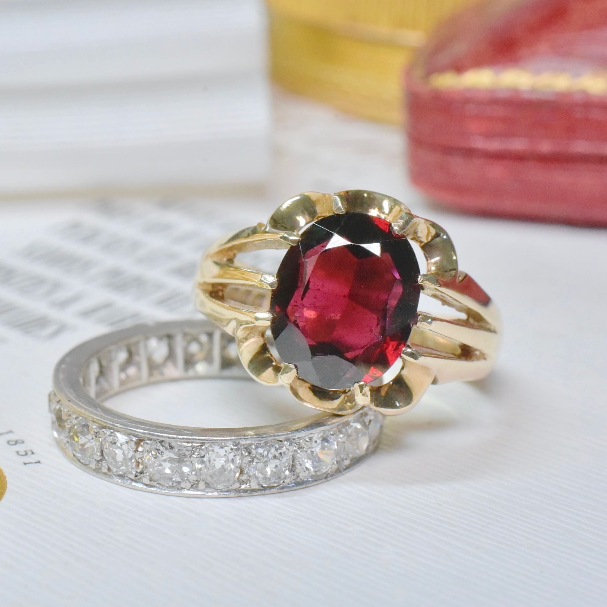Vintage 9ct Yellow Gold Almandine Garnet Ring - Birmingham 1975