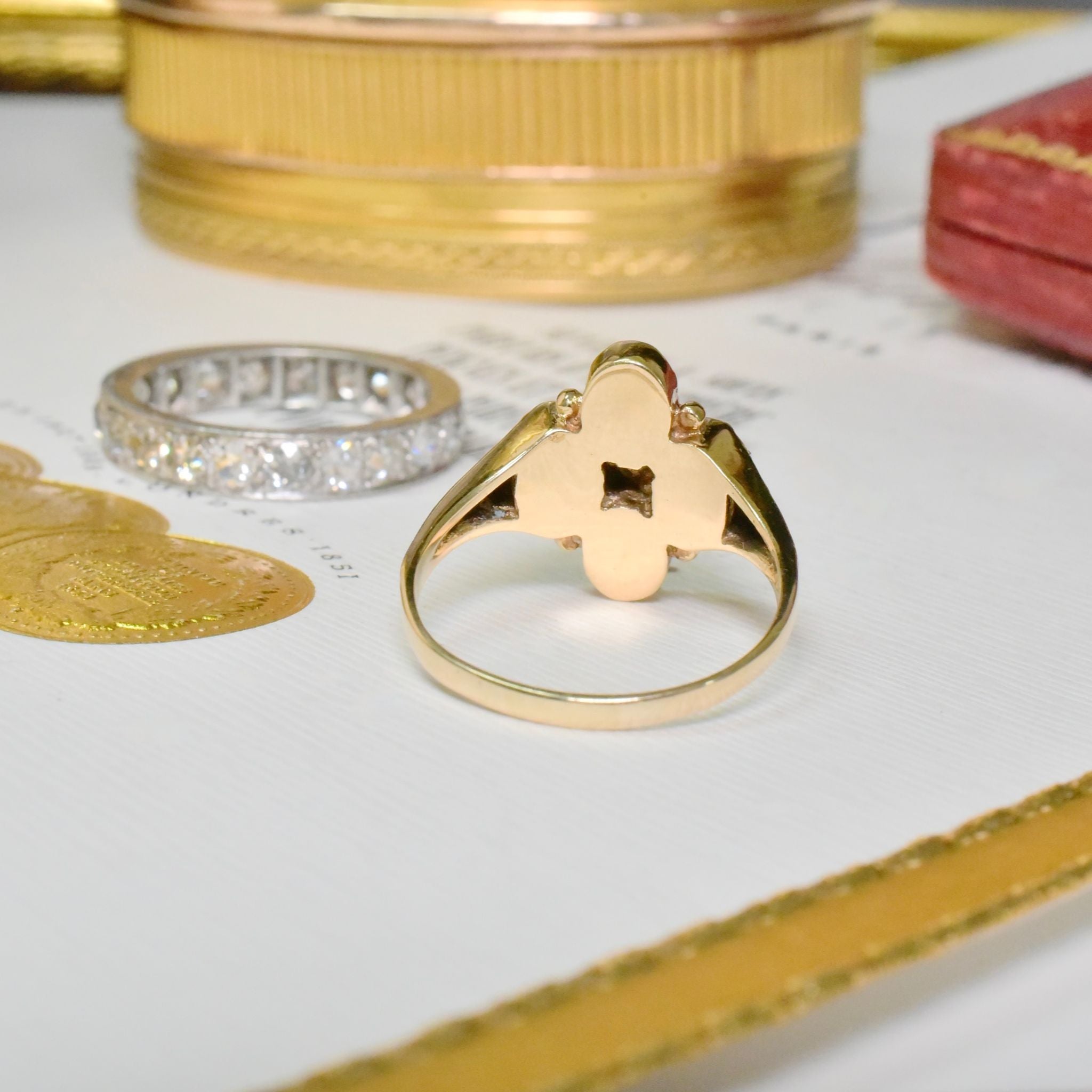 Vintage ‘Antique Style’ 9ct Rose Gold And Peridot Ring - London 1978