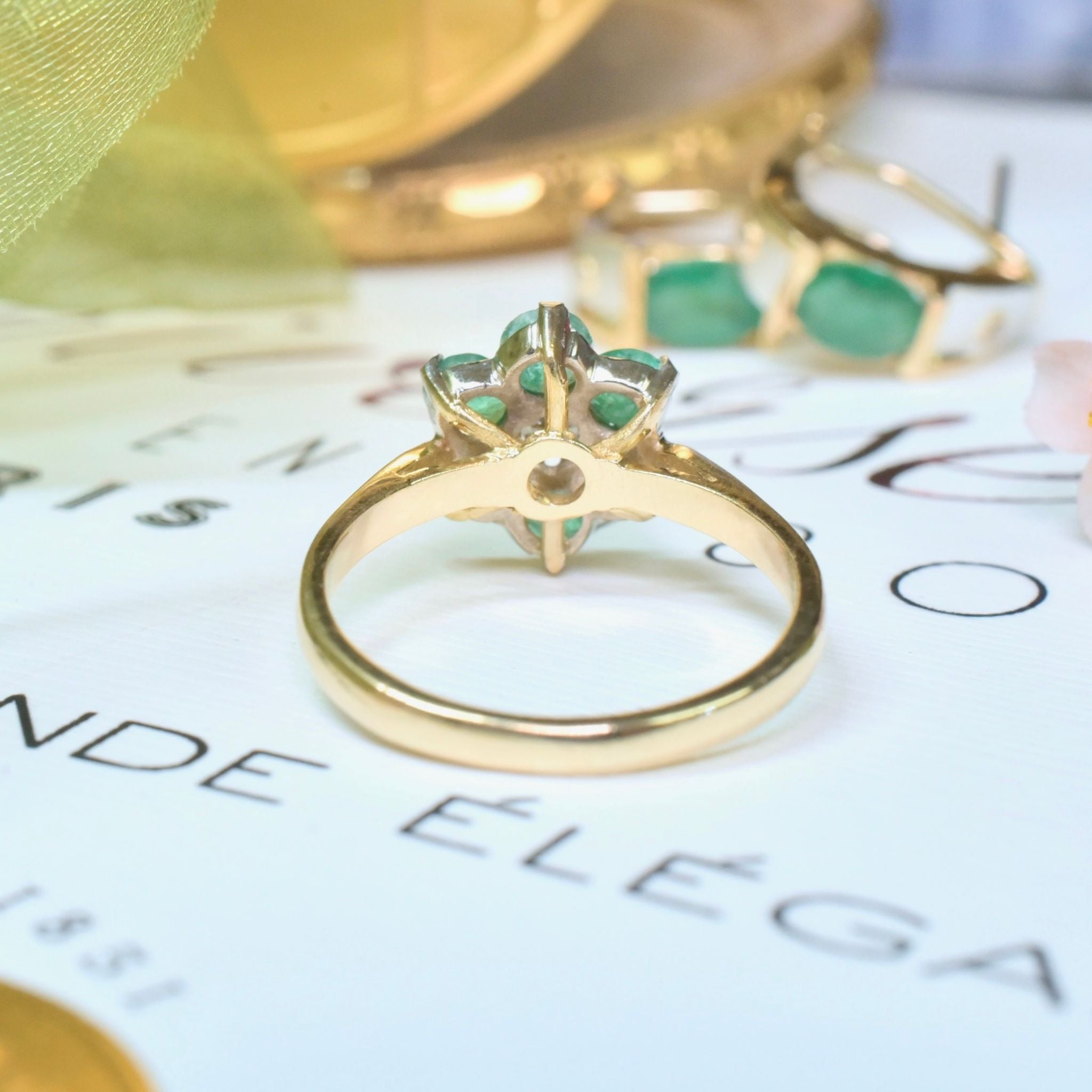 Vintage 18ct Yellow Gold Emerald And Diamond ‘Daisy Halo’ Ring - London 1975