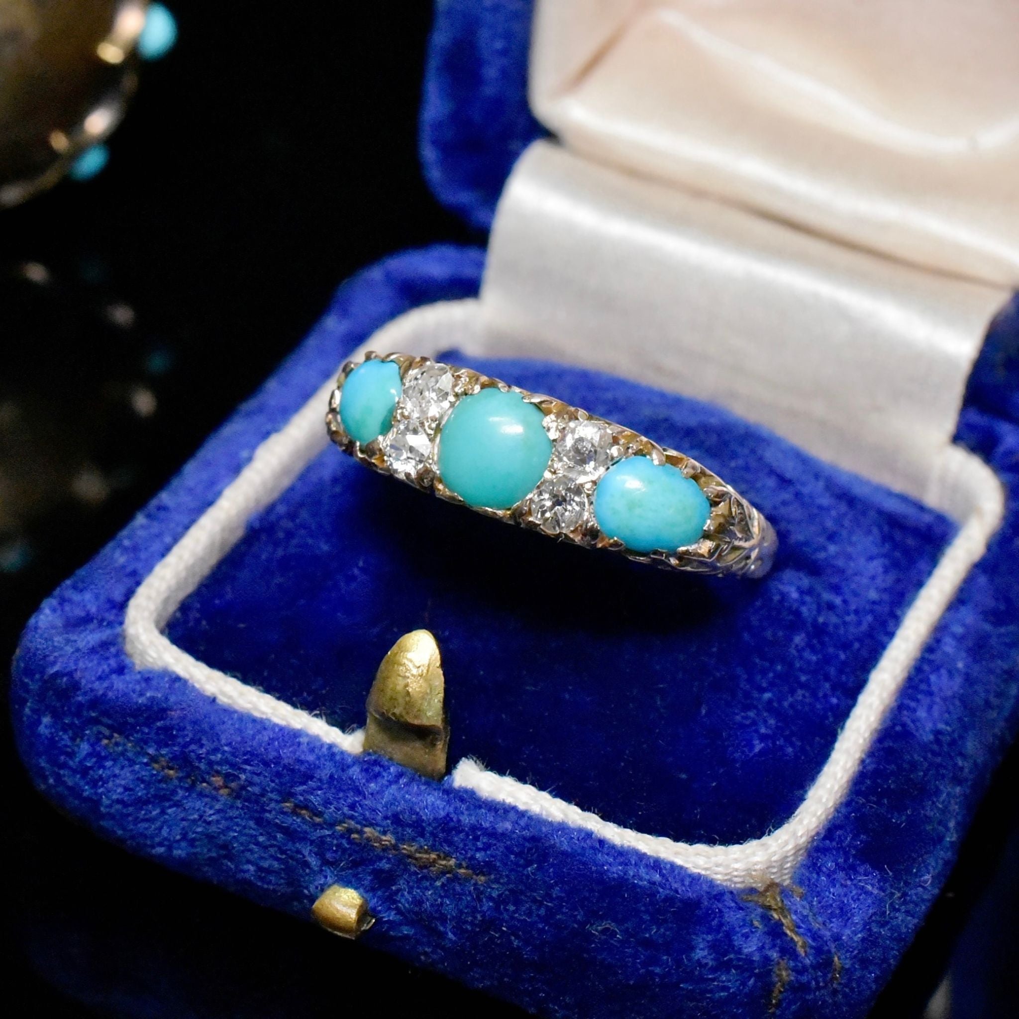Antique Victorian 9ct Yellow Gold Turquoise And Diamond Ring Circa 1890-1900