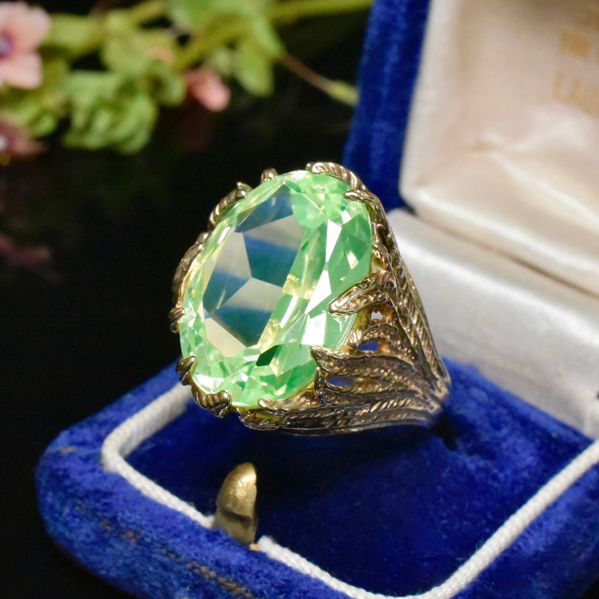 Vintage 9ct Yellow Gold ‘Fluorescing’ Man Made Spinel Ring