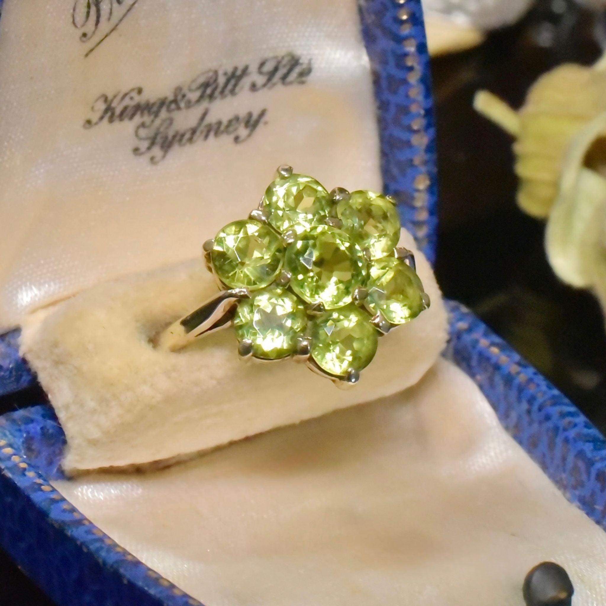 Stunning Vintage Antique Style Peridot ‘Daisy Cluster’ Ring