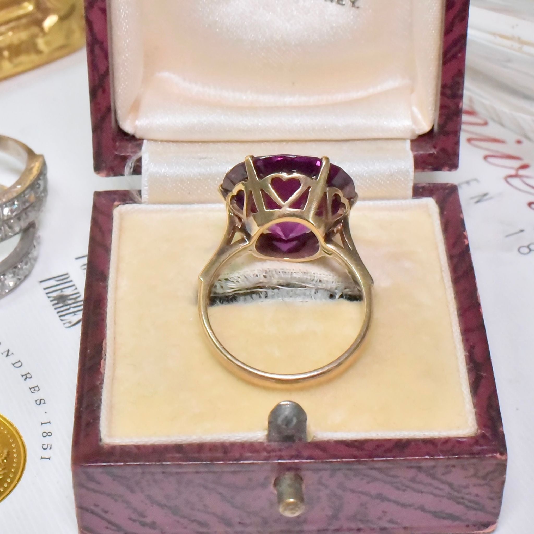 Vintage 9ct Yellow Gold Synthetic ‘Colour Change’ Sapphire Ring- Circa 1940-50’s