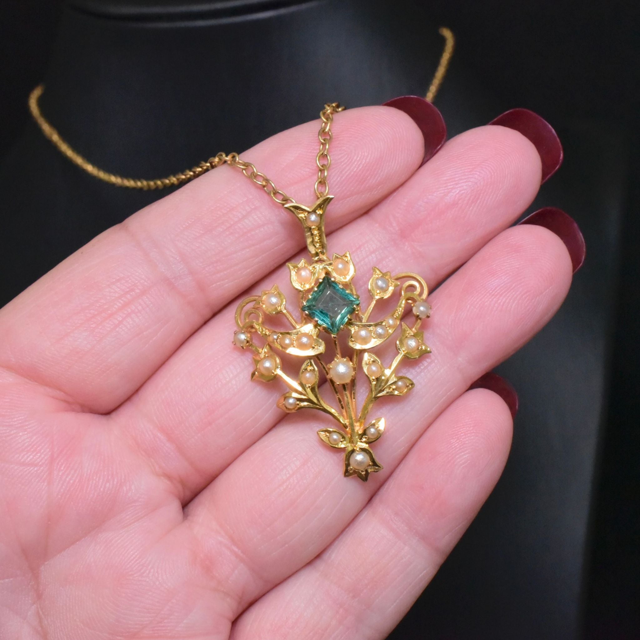 Antique Australian 15ct Yellow Gold Peridot And Seed Pearl Pendant Necklace Circa 1900-1910