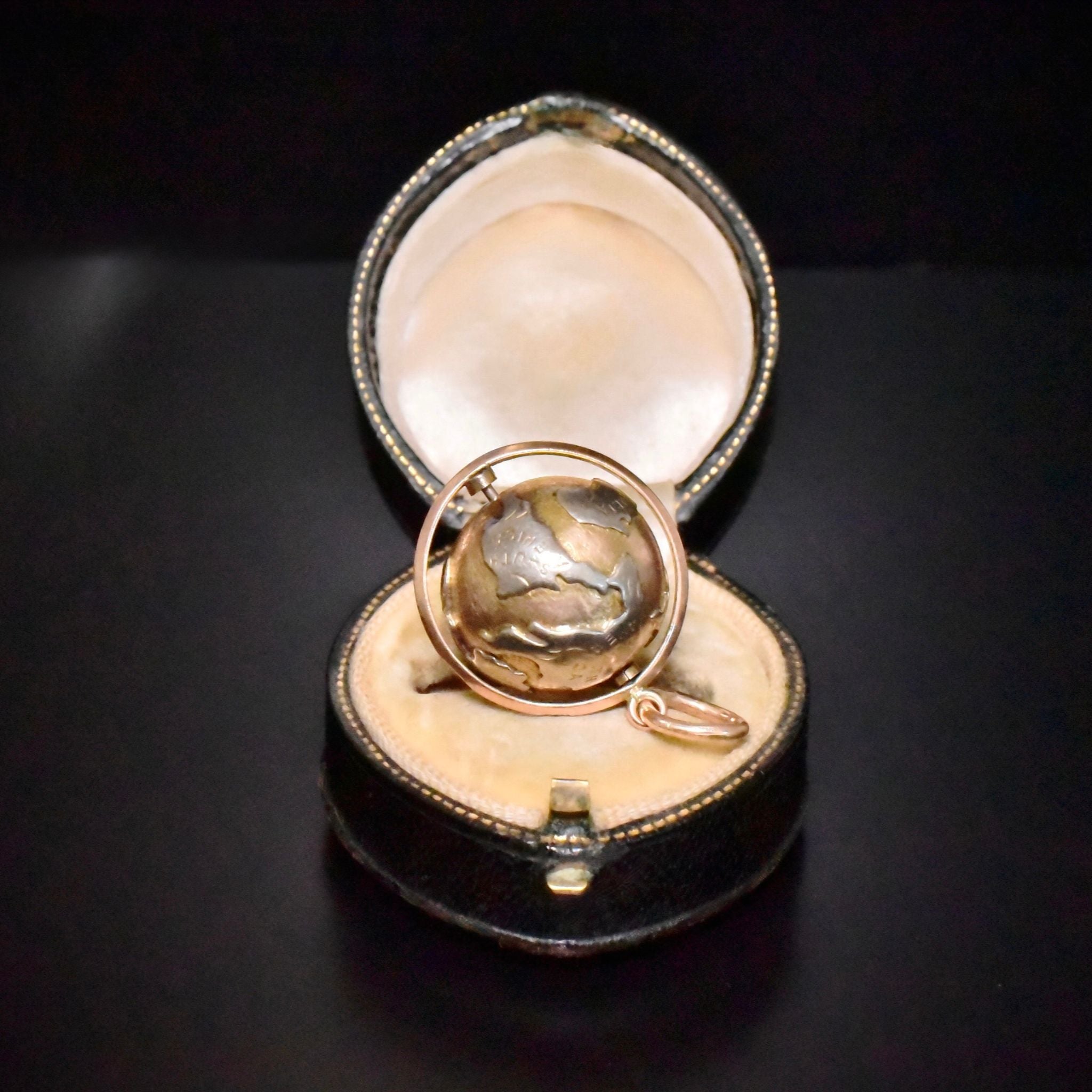 Stunning Vintage 14ct Rose & Yellow Gold (And Silver Continents) ’Spinning World Globe’ Pendant
