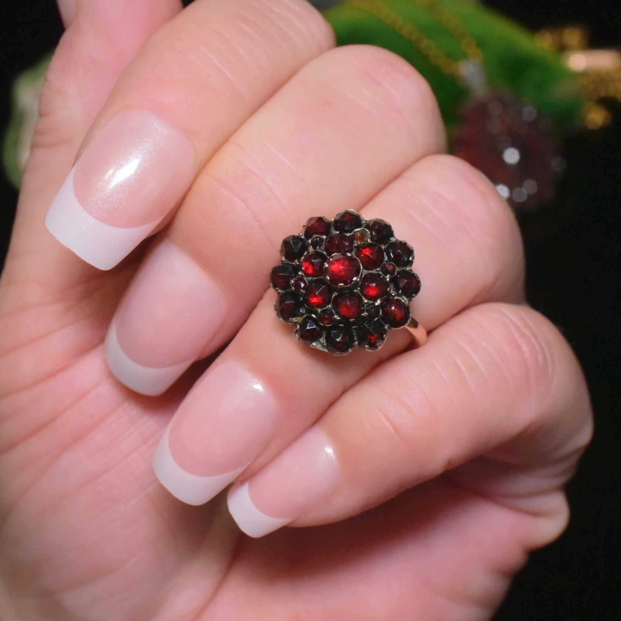 Antique Victorian-Edwardian 9ct Yellow Gold Bohemian Garnet ‘Rosette’ Ring Circa 1890-1910