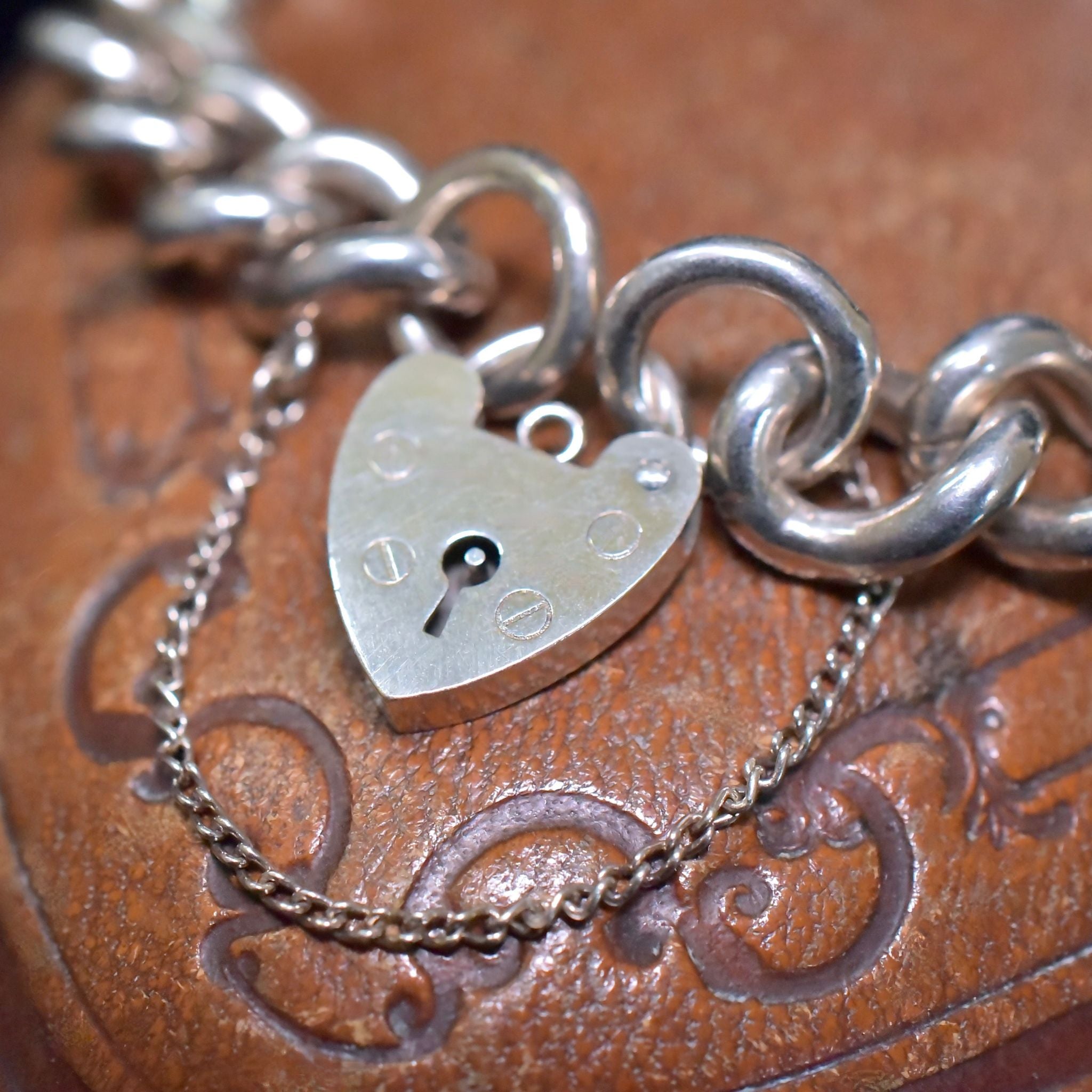 Vintage Sterling Silver Solid Curb-Link Padlock Bracelet - London 1971