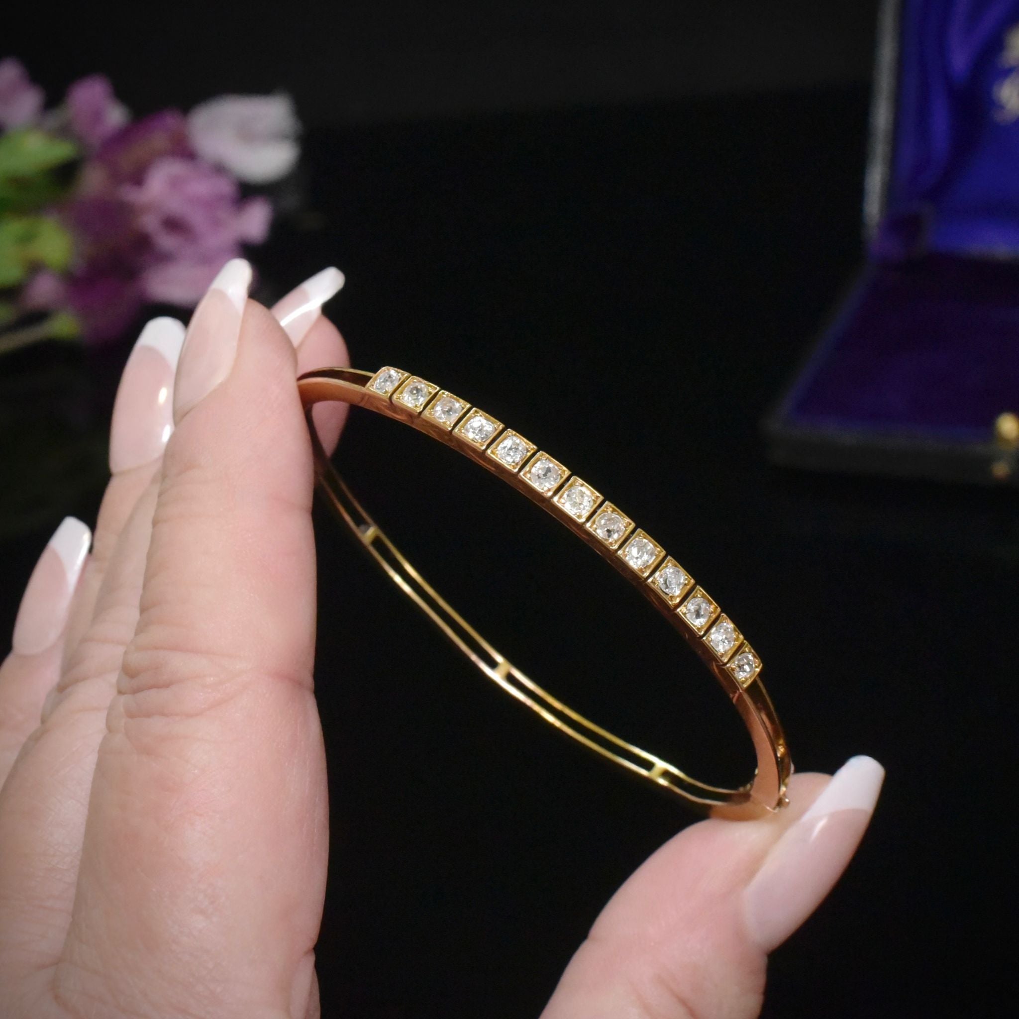 Antique 18ct Yellow Gold Old Mine-Cut Diamond Bangle Circa 1901-1915