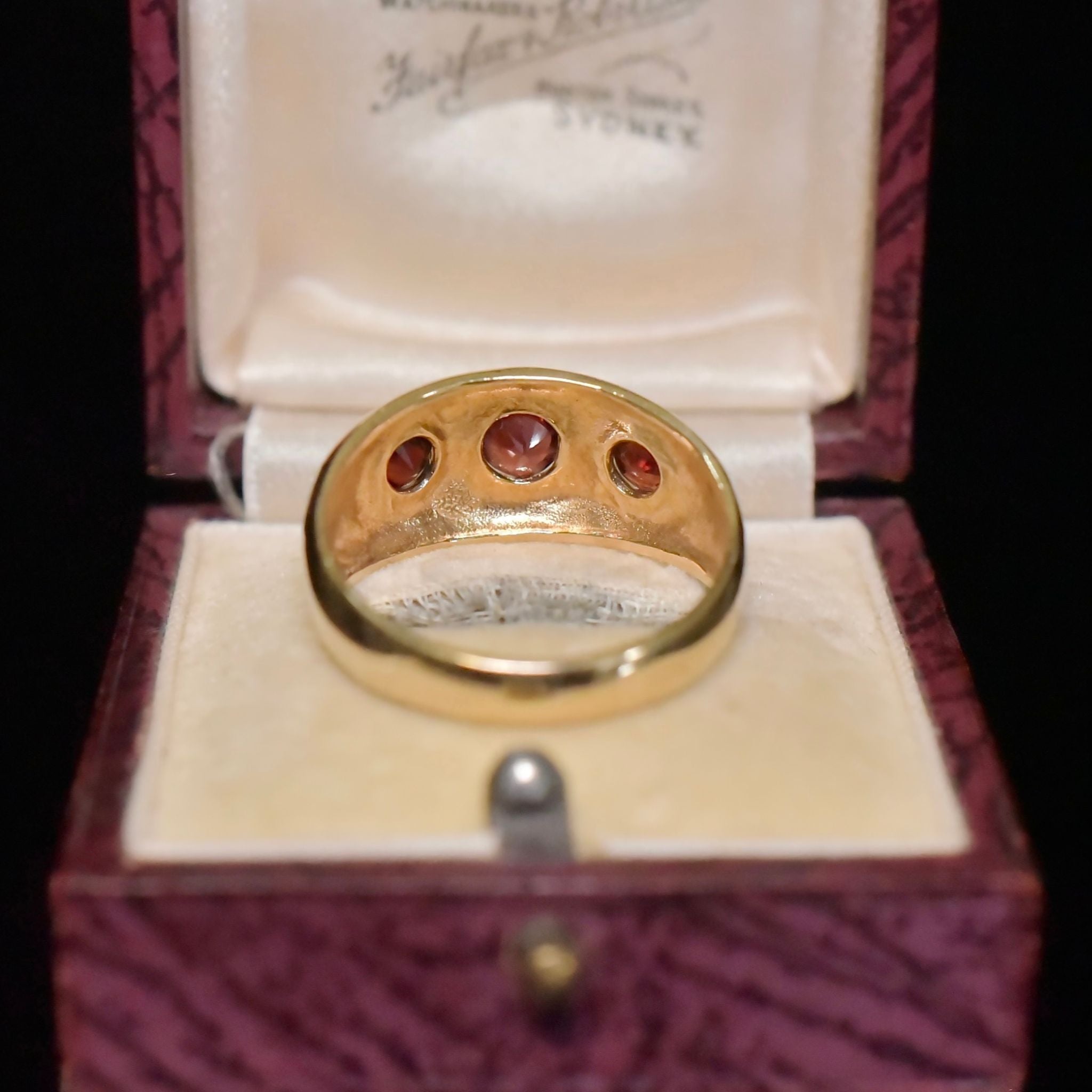 Vintage 9ct Yellow Gold And Garnet Ring - London 1988