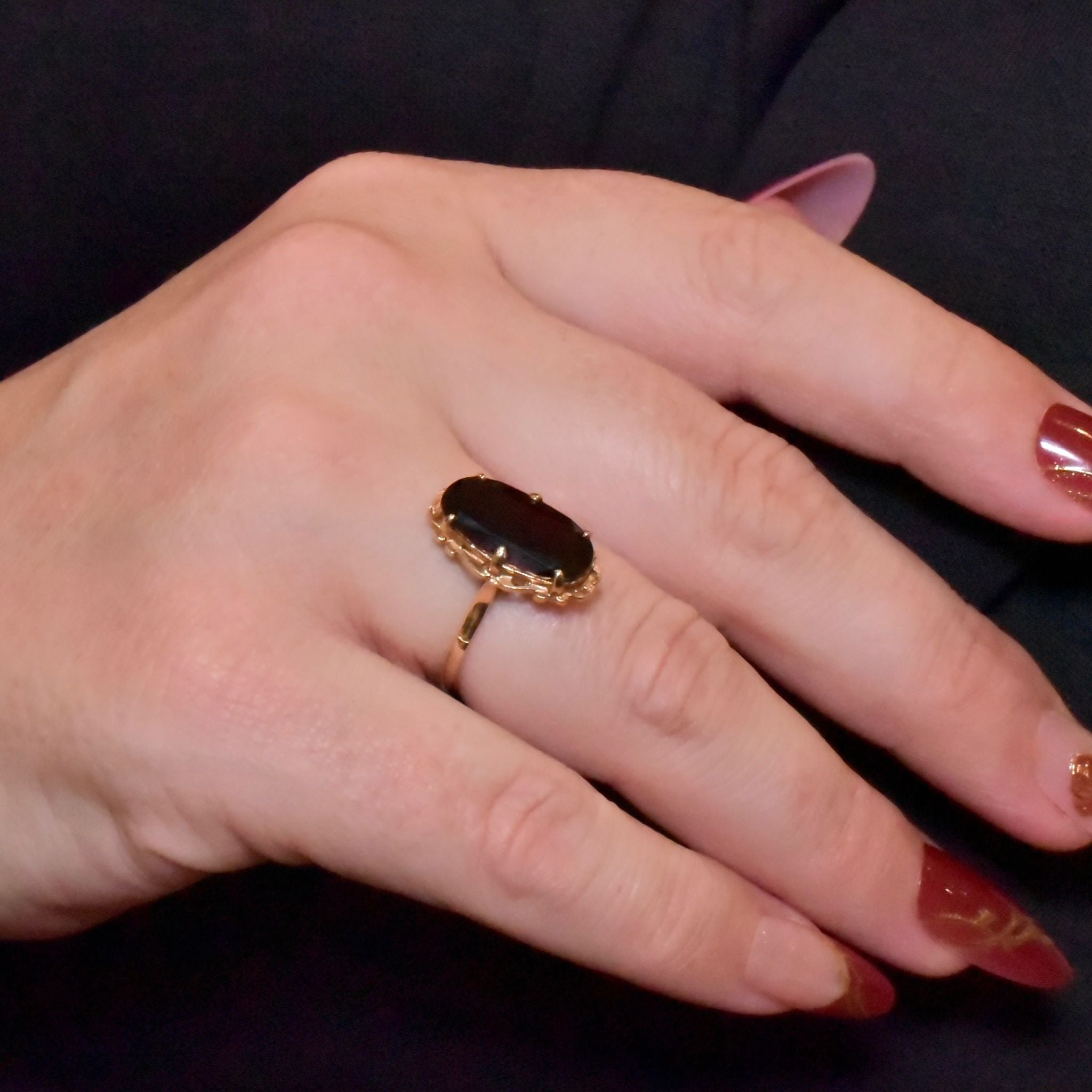 Vintage 9ct Yellow Gold Almandine Garnet Ring - London 1979