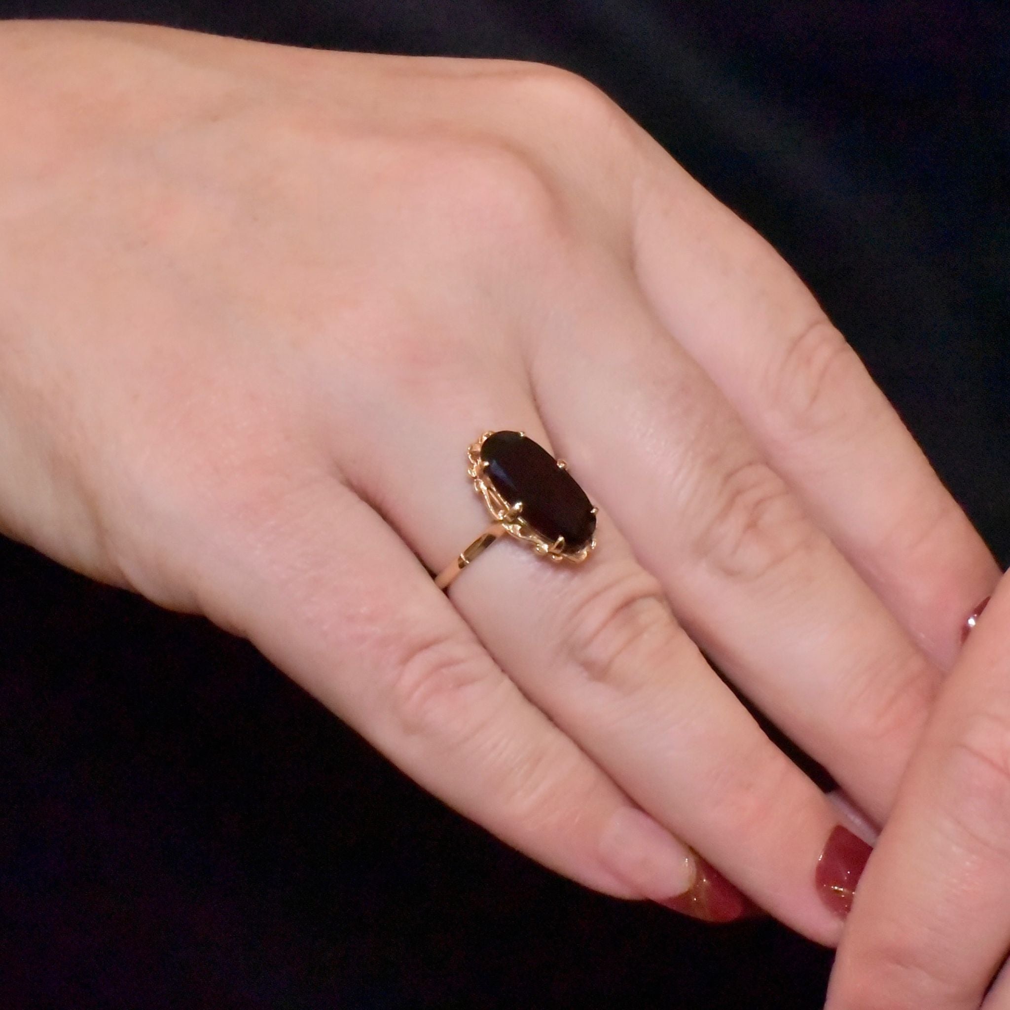 Vintage 9ct Yellow Gold Almandine Garnet Ring - London 1979