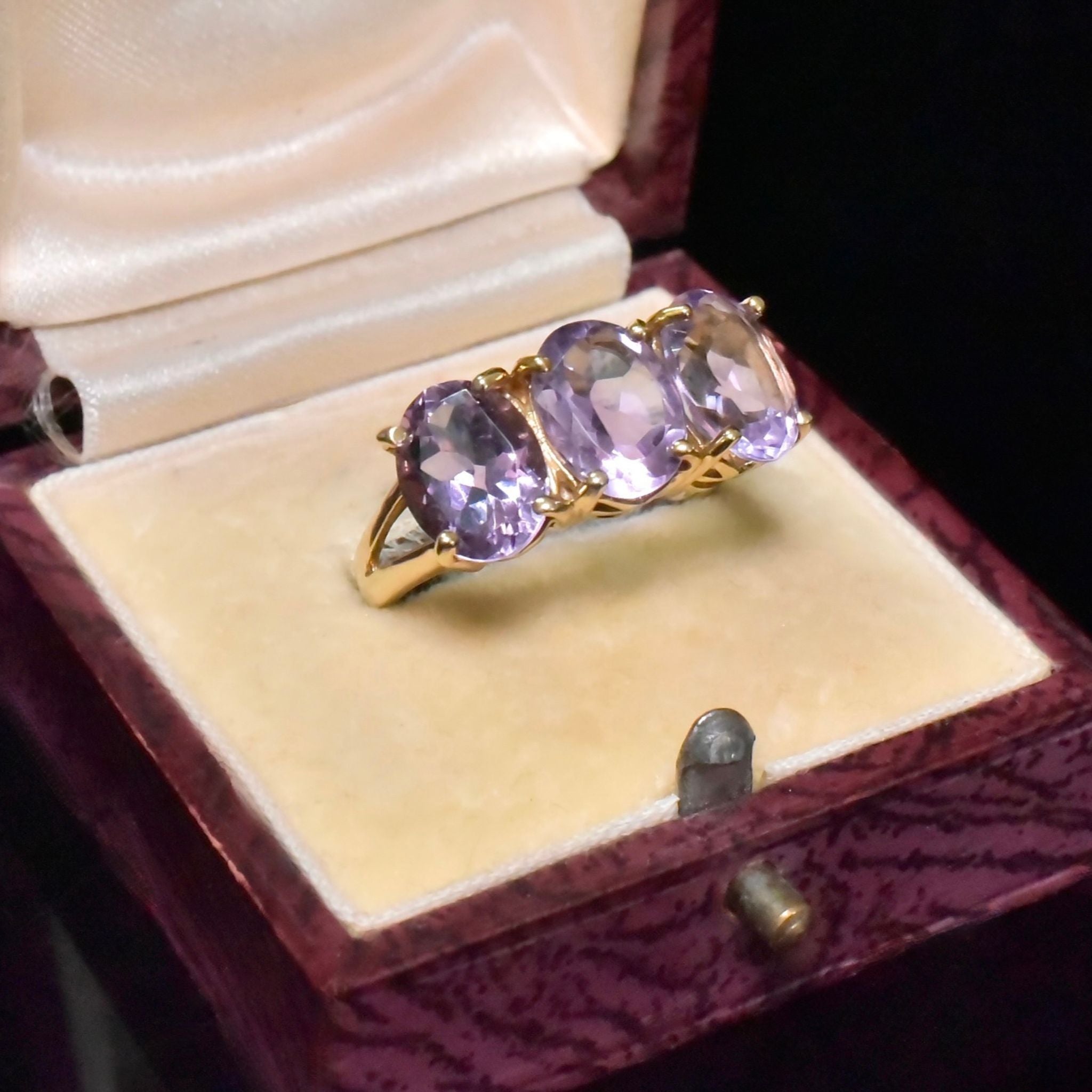 Fabulous 9ct Yellow Gold Amethyst (5.10ct) Trilogy Ring - Birmingham 2005