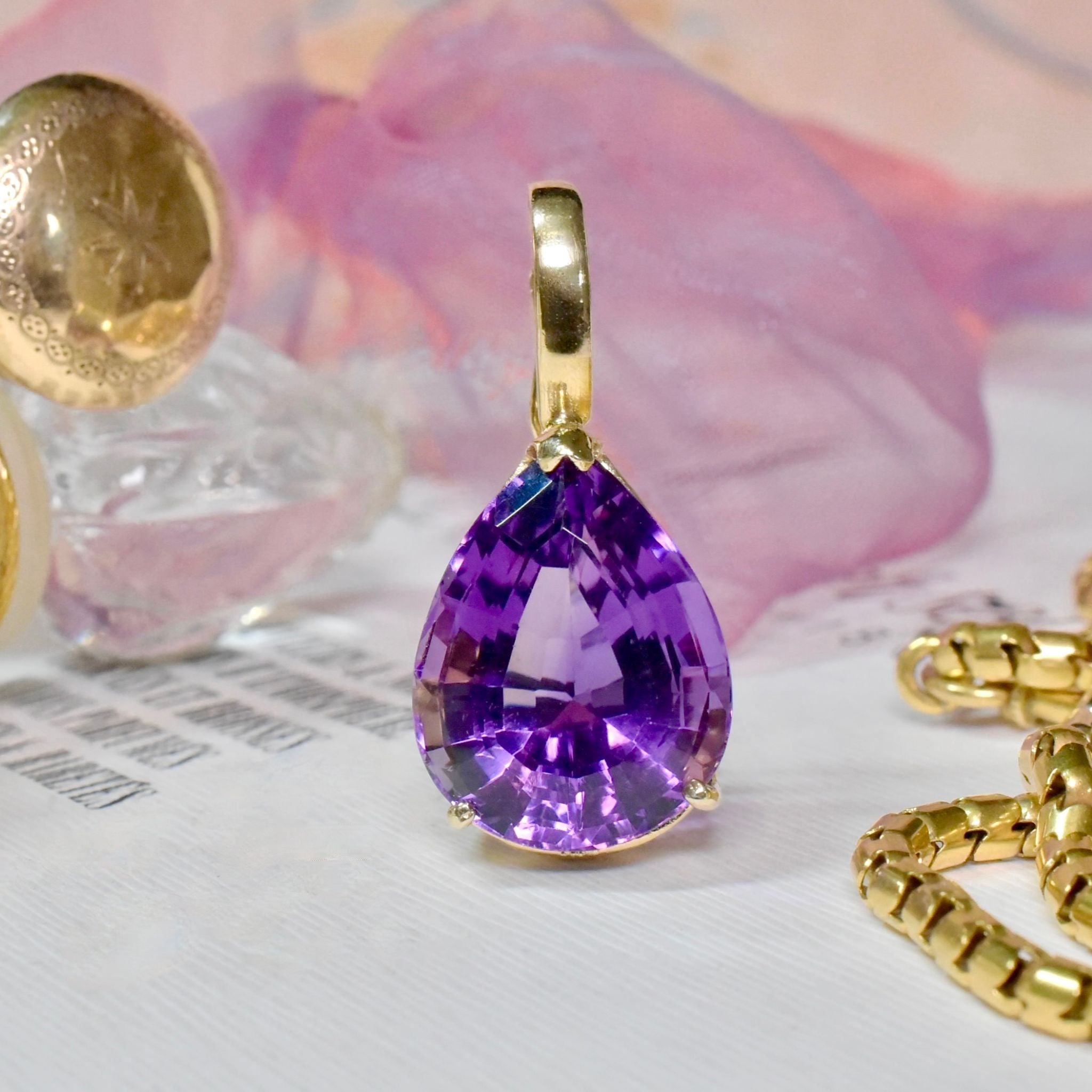 Contemporary 14ct Yellow Gold Pear-Cut Amethyst Hinged Enhancer