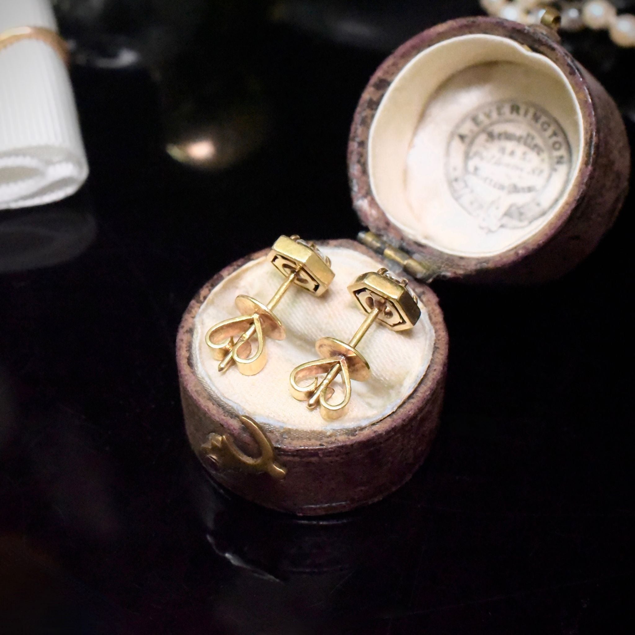 Charming 18ct Yellow Gold Diamond Stud Earrings - 0.57ct
