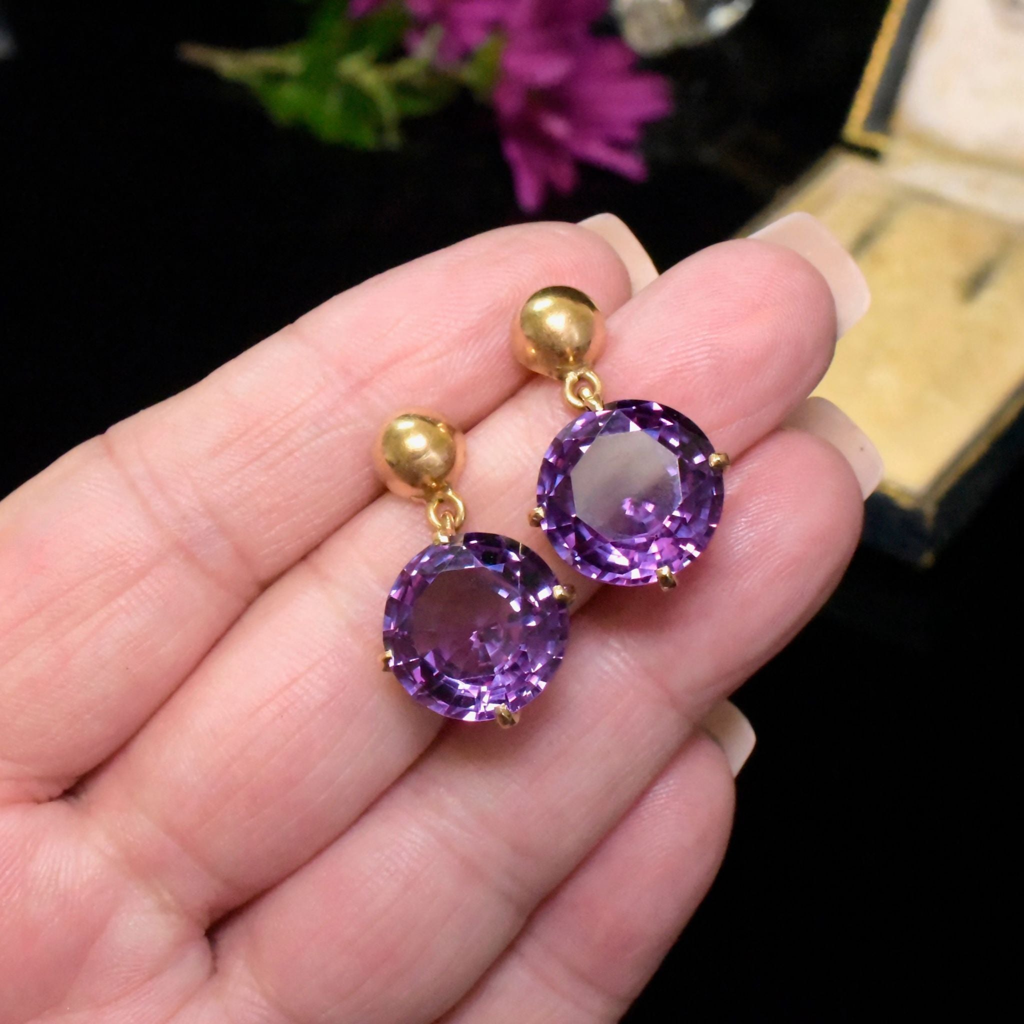 Glorious Vintage Retro 18ct Yellow Gold Synthetic Colour Change Sapphire Earrings Circa 1940-50’s