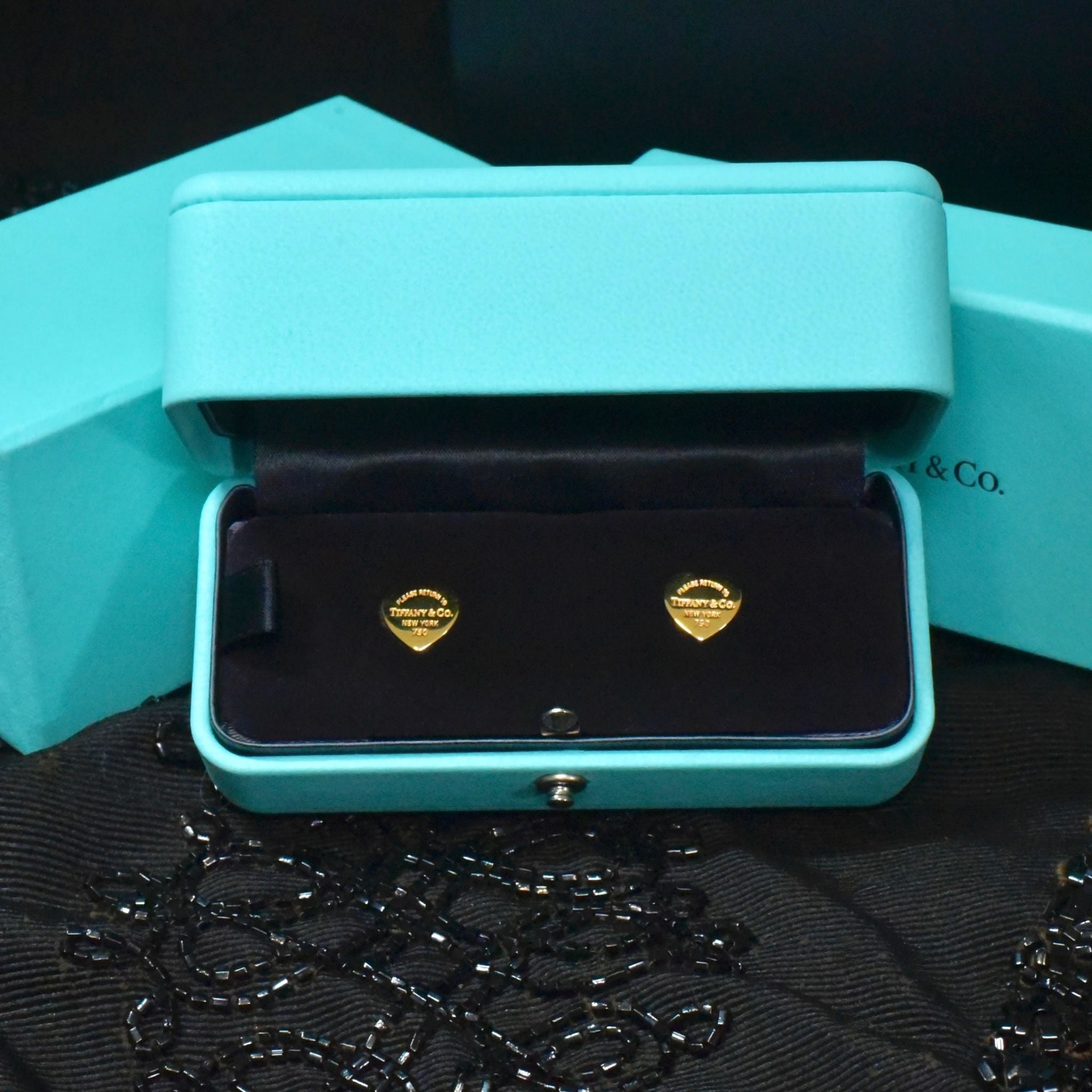 Stunning Authentic ‘Tiffany & Co.’ Return To Tiffany 18ct Gold Heart Tag Earrings RRP $1900 AUD