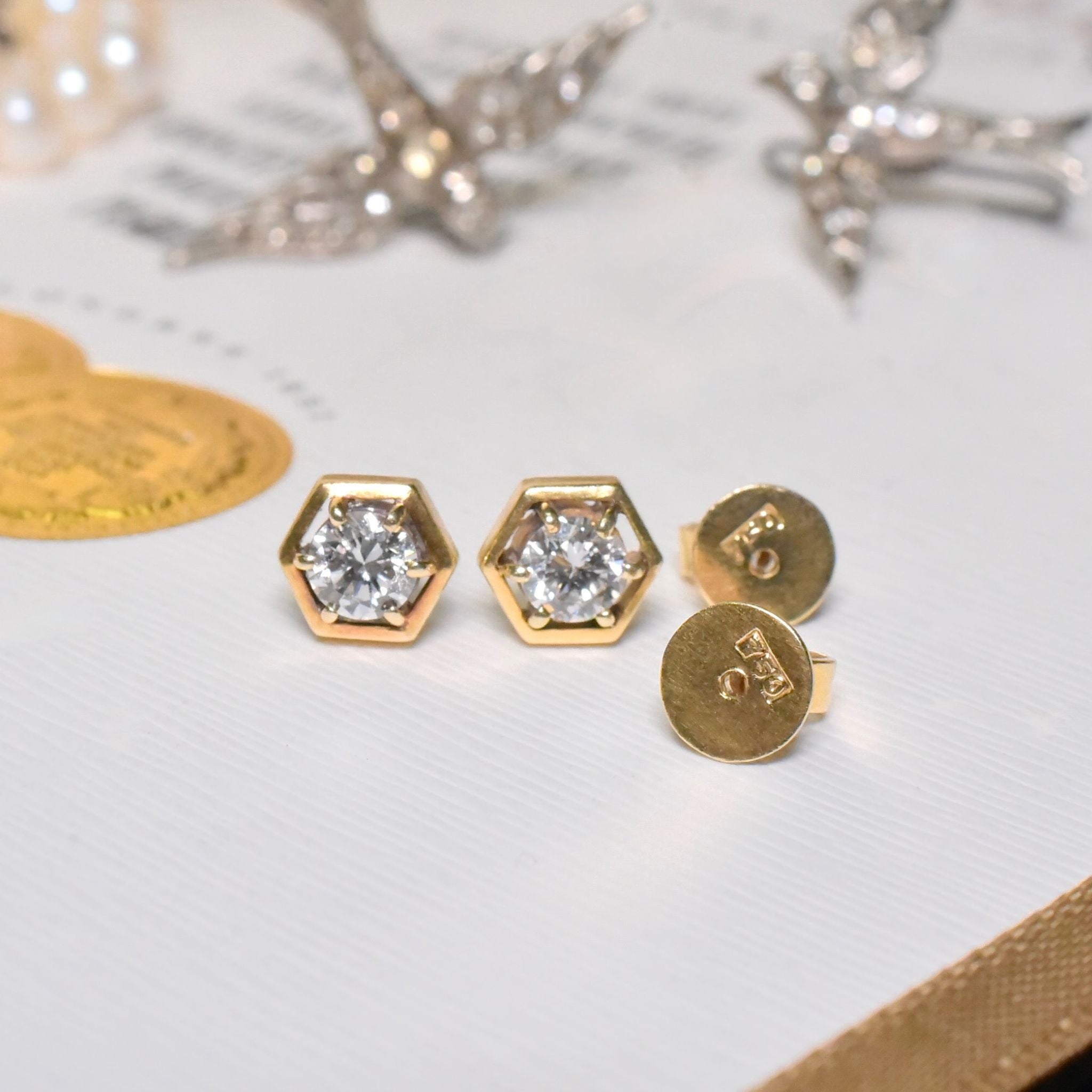 Charming 18ct Yellow Gold Diamond Stud Earrings - 0.57ct