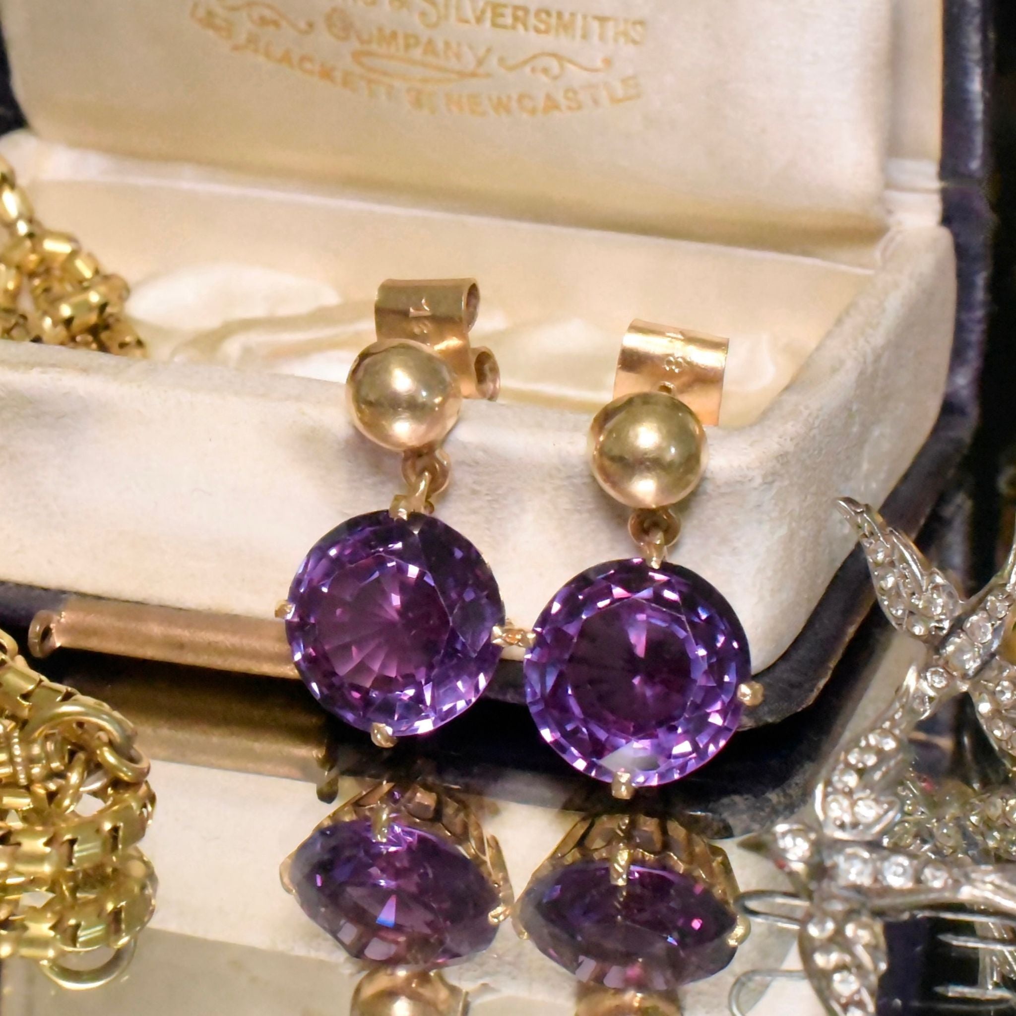 Glorious Vintage Retro 18ct Yellow Gold Synthetic Colour Change Sapphire Earrings Circa 1940-50’s