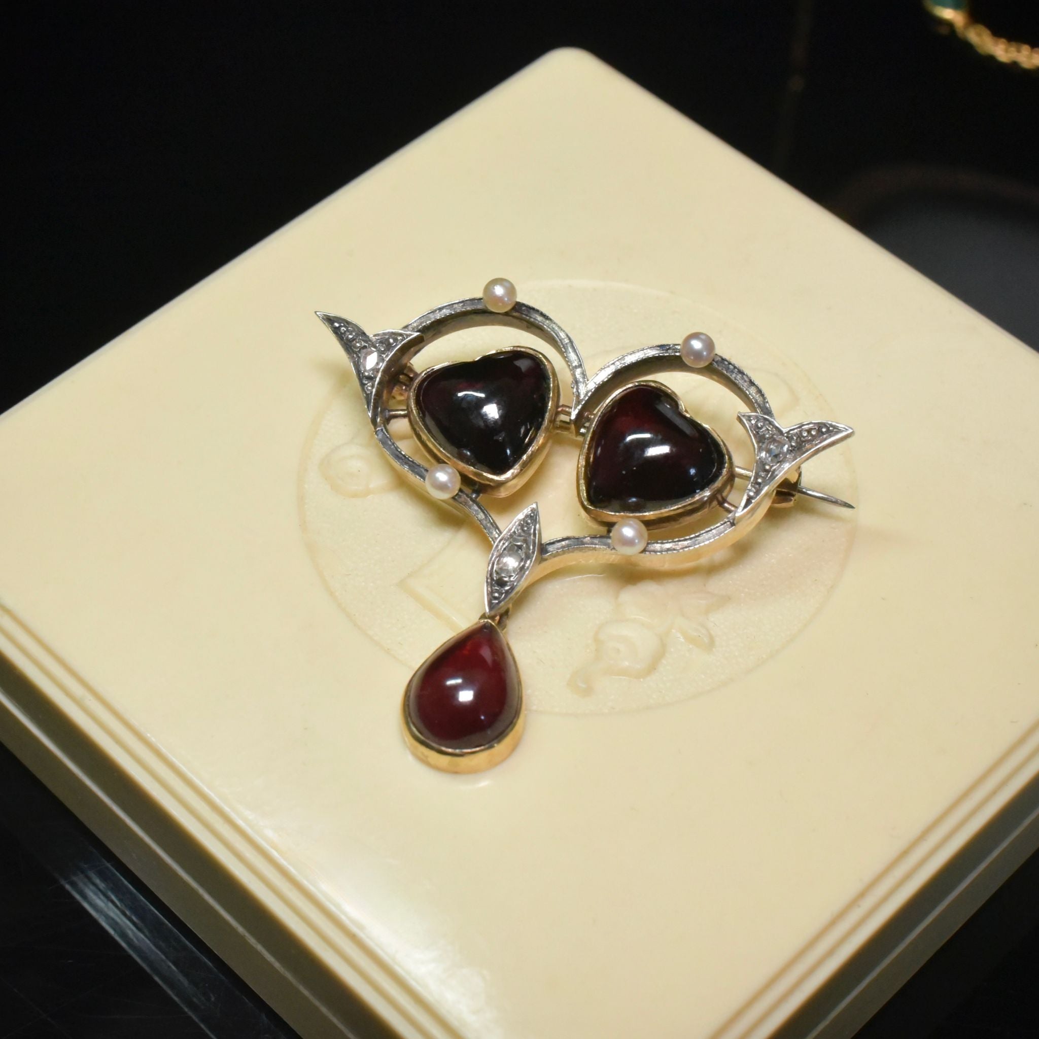 Superb Antique 9ct Yellow Gold Almandine Garnet, Diamond & Pearl ‘Heart’ Brooch