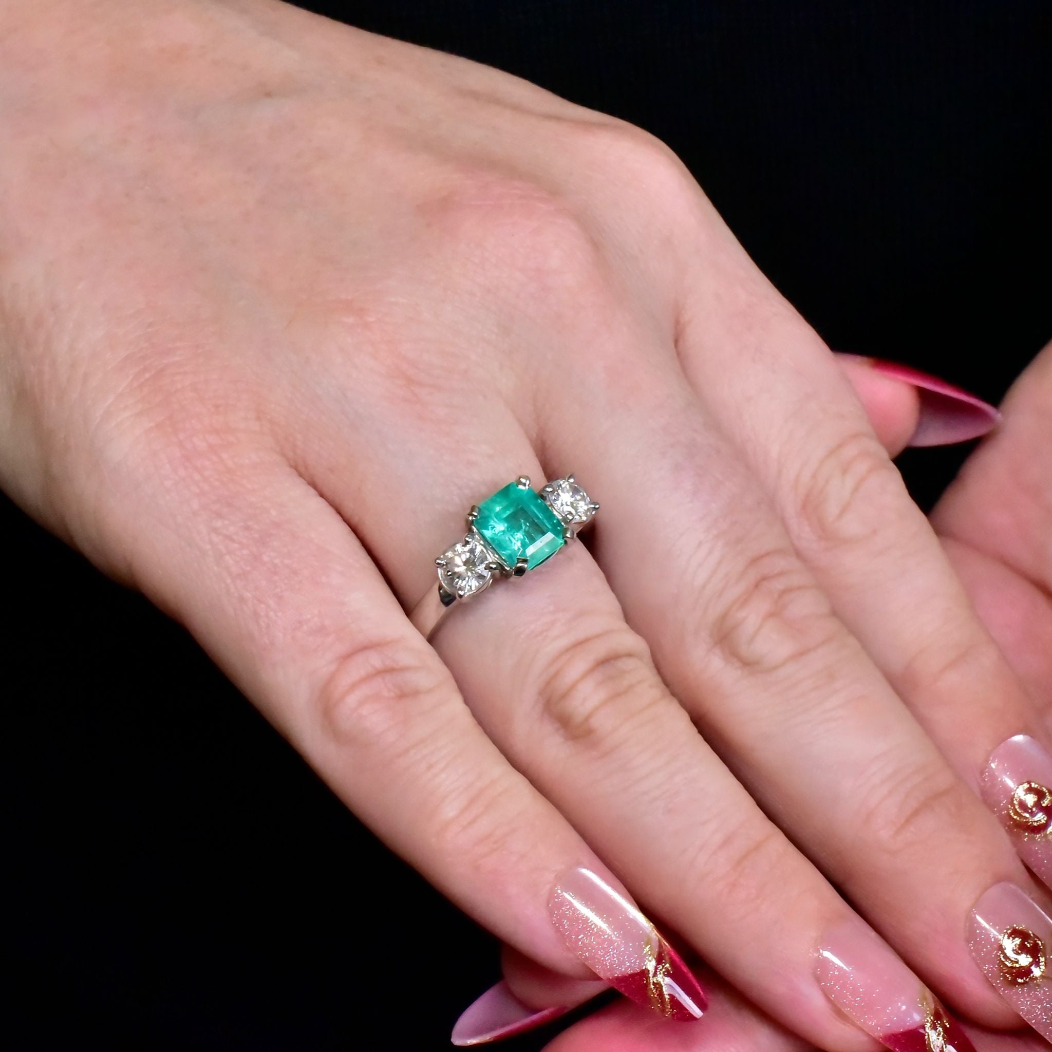 Superb 18ct White Gold Emerald (1.75ct) And Diamond (0.74ct) Ring Included In Purchase An Independent Valuation $14,090 AUD