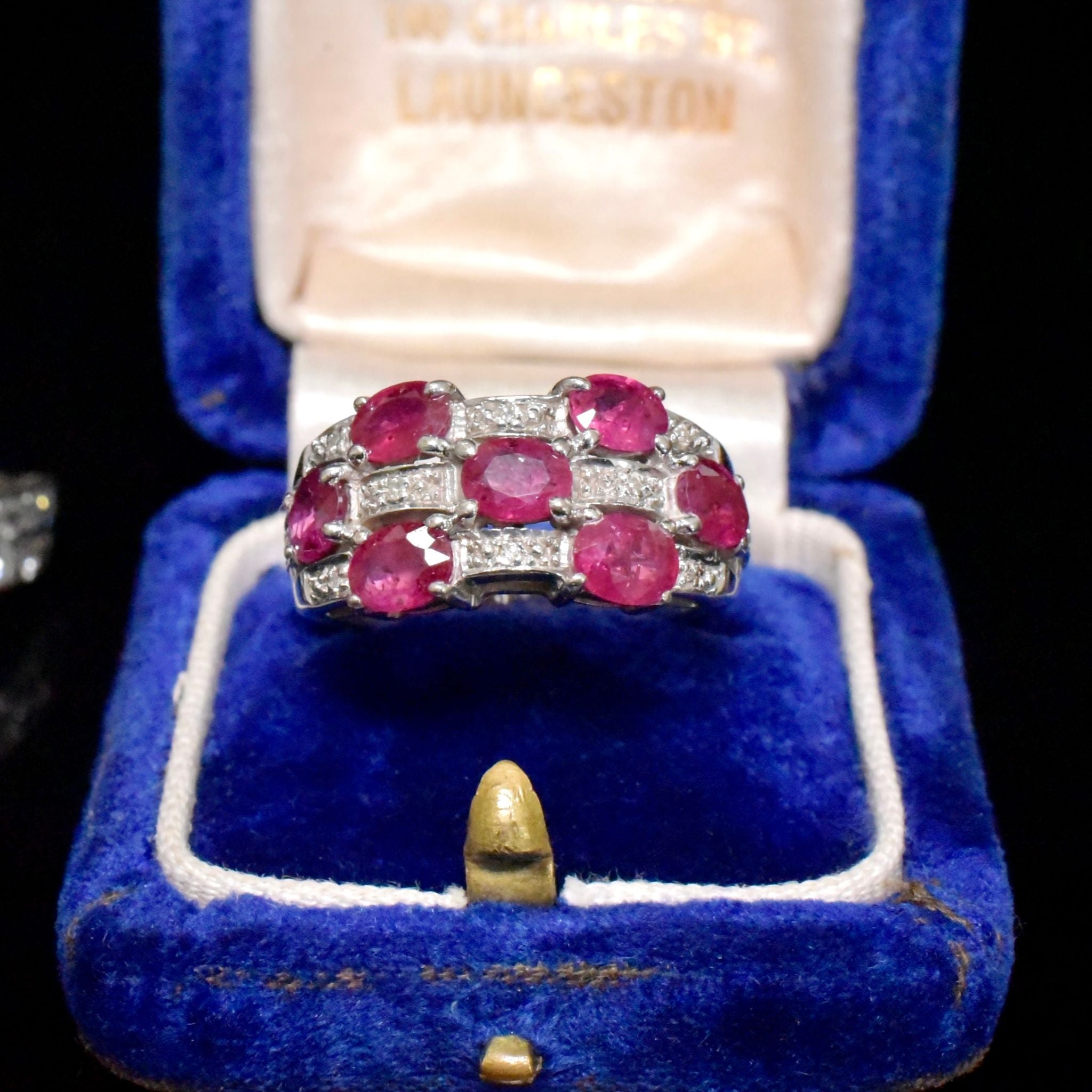 Stunning 9ct White Gold Ruby And Diamond Ring - Birmingham 2005