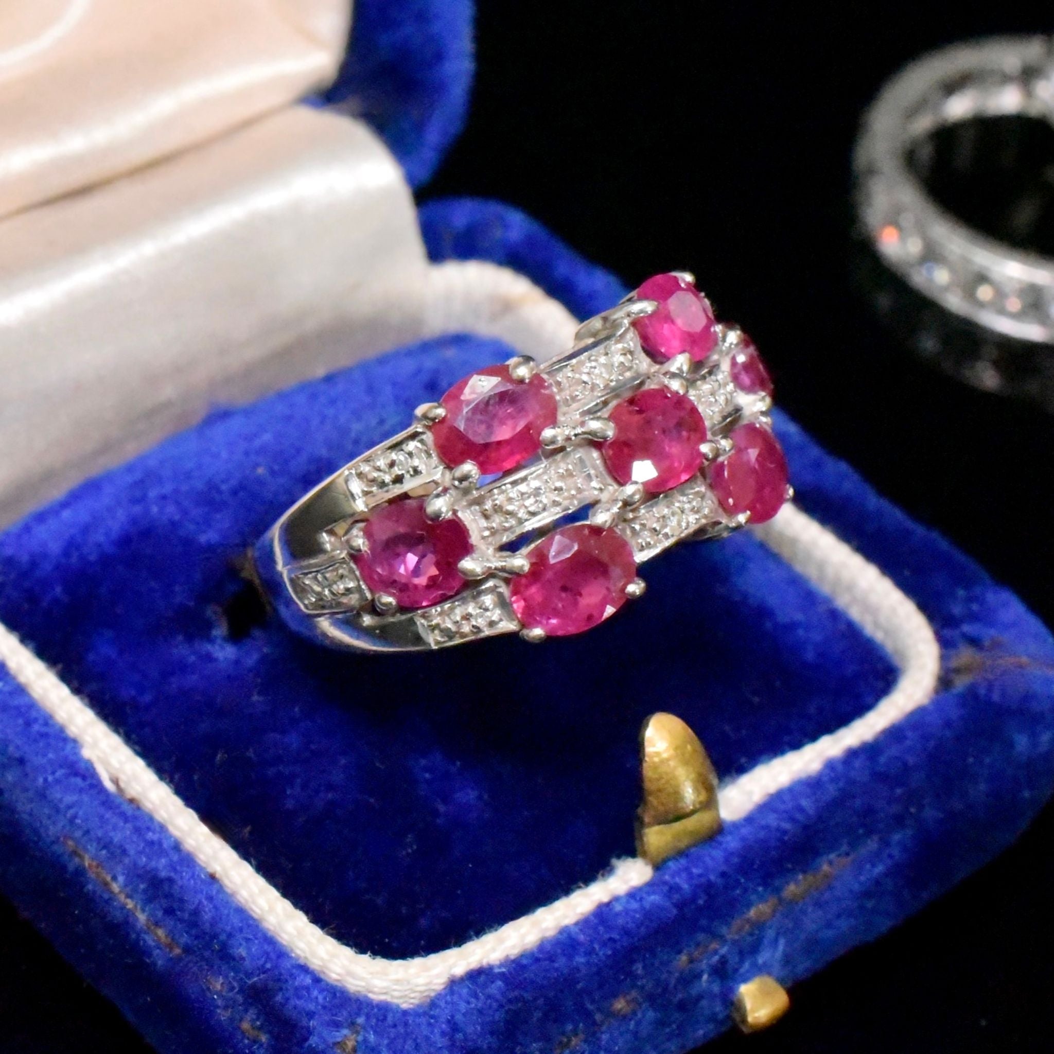 Stunning 9ct White Gold Ruby And Diamond Ring - Birmingham 2005