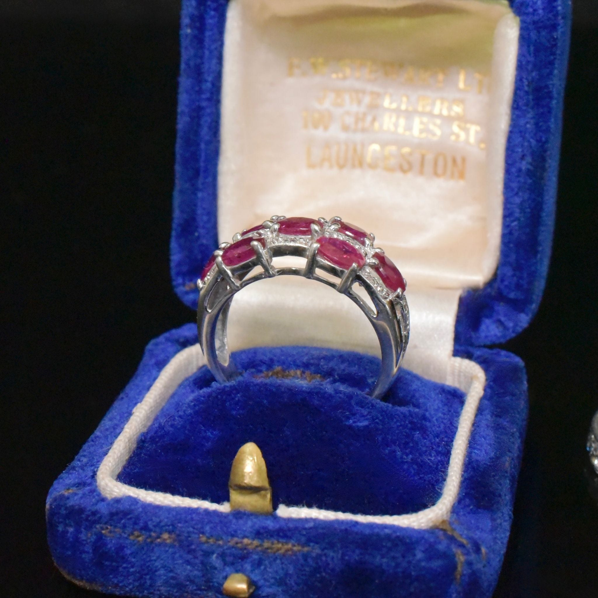 Stunning 9ct White Gold Ruby And Diamond Ring - Birmingham 2005