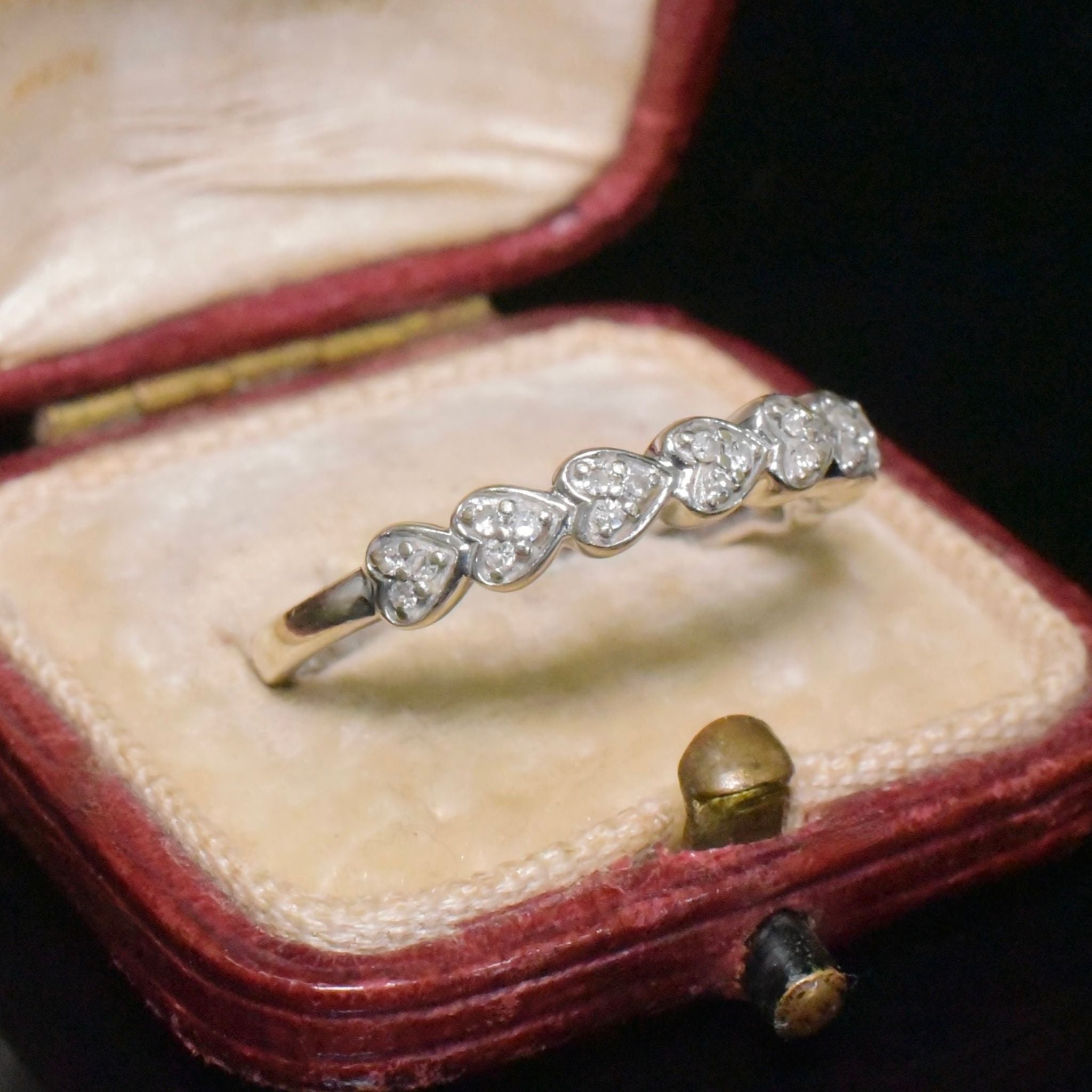 Contemporary 9ct White Gold ‘Heart’ Motif Diamond Ring - London