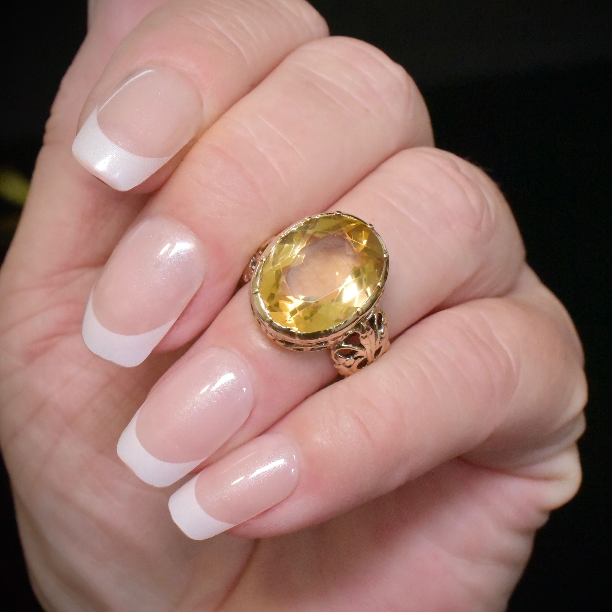 Vintage 9ct Yellow Gold ‘Antique Style’ Citrine Ring - London 1977
