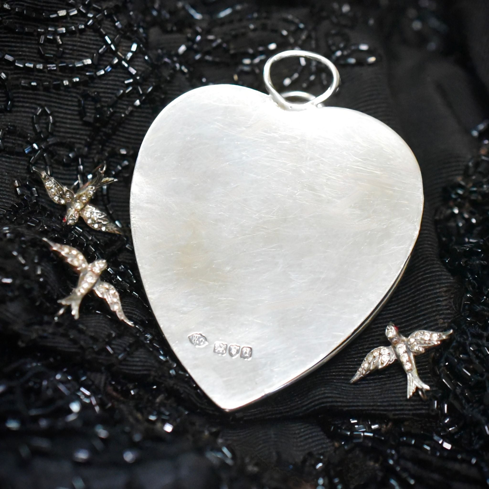 Beautiful Antique Victorian Sterling Silver ‘Cherub Heart’ Desk Paper Clip - London