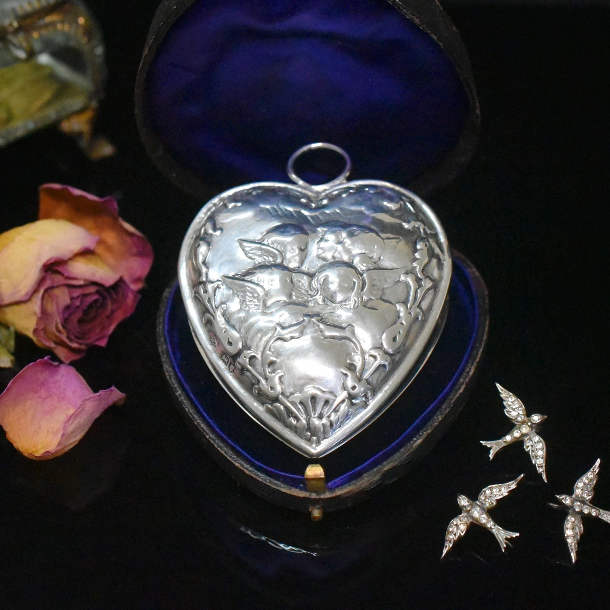 Beautiful Antique Victorian Sterling Silver ‘Cherub Heart’ Desk Paper Clip - London