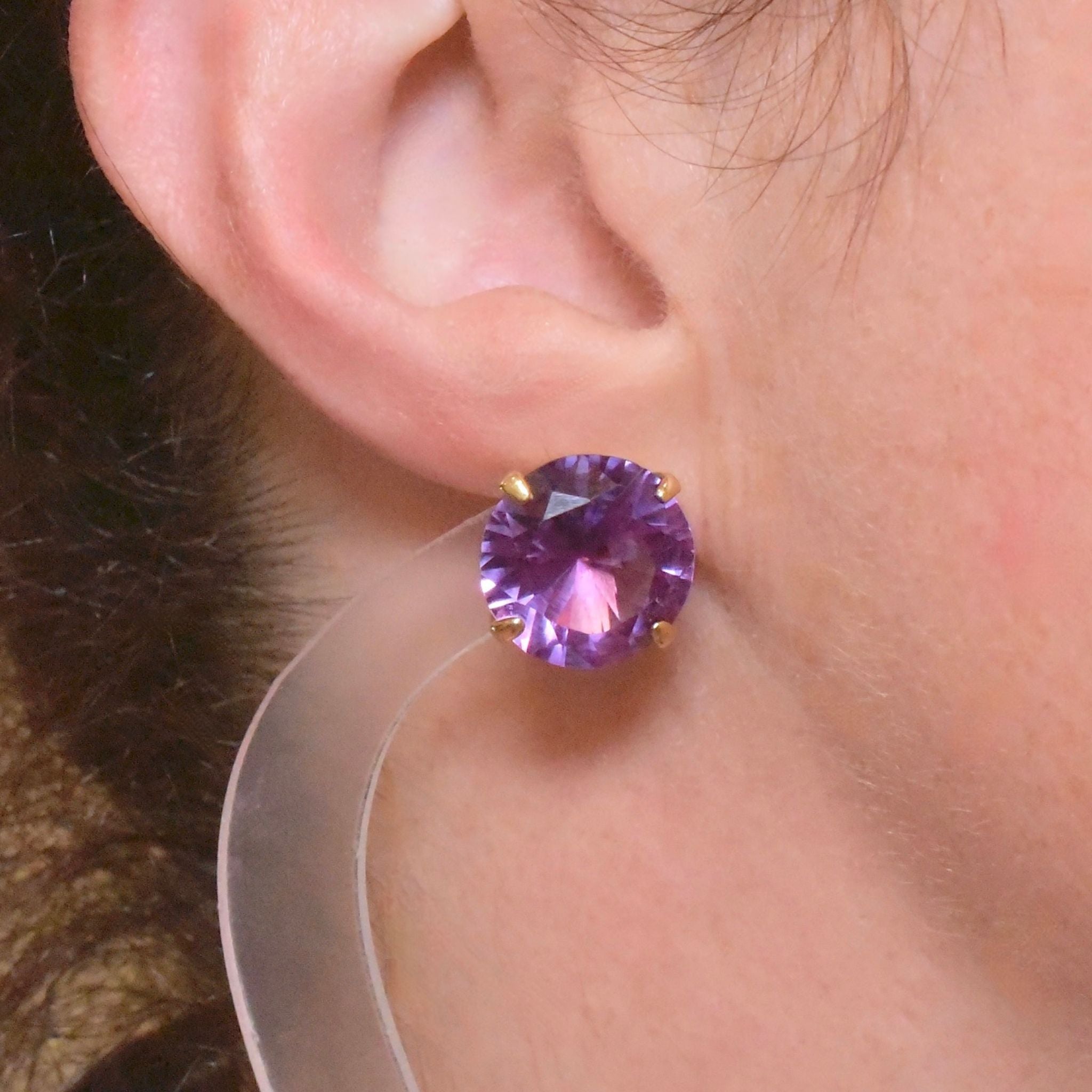 Stunning 9ct Yellow Gold Synthetic ‘Colour Change’ Sapphire Earrings