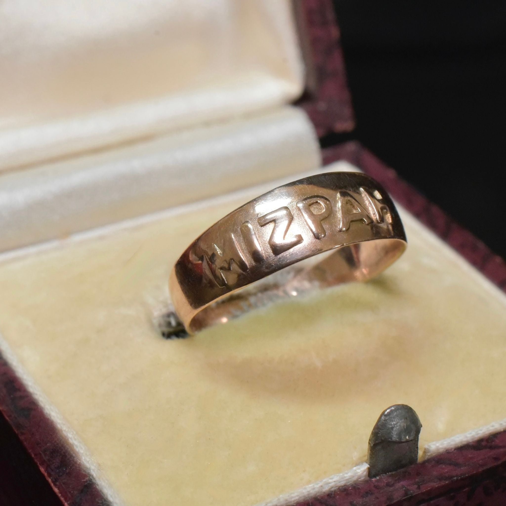 Antique Edwardian/Deco 9ct Rose Gold ‘MIZPAH’ Ring - Birmingham 1915